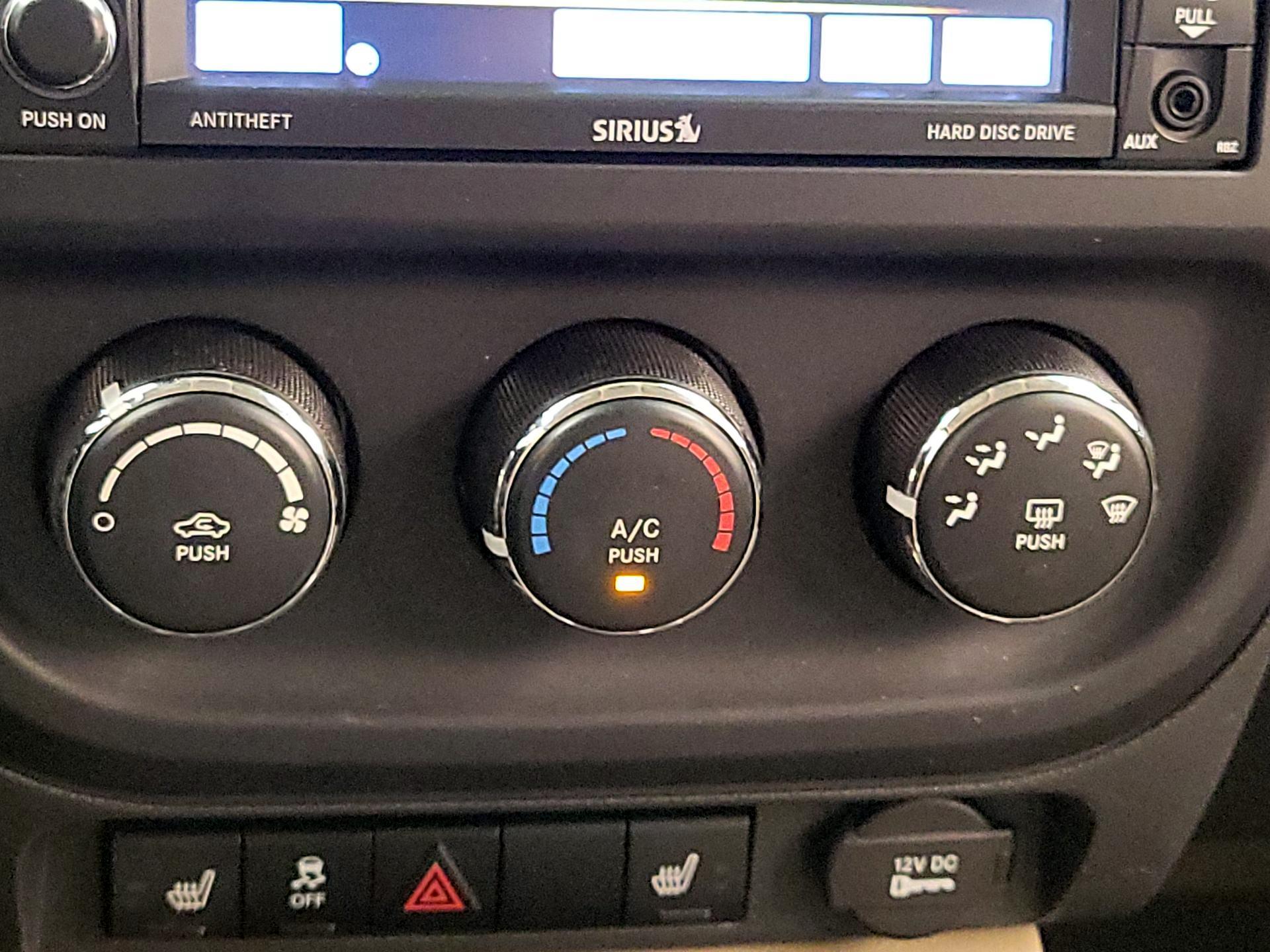 Thumbnail: 2015 Jeep Patriot - 14
