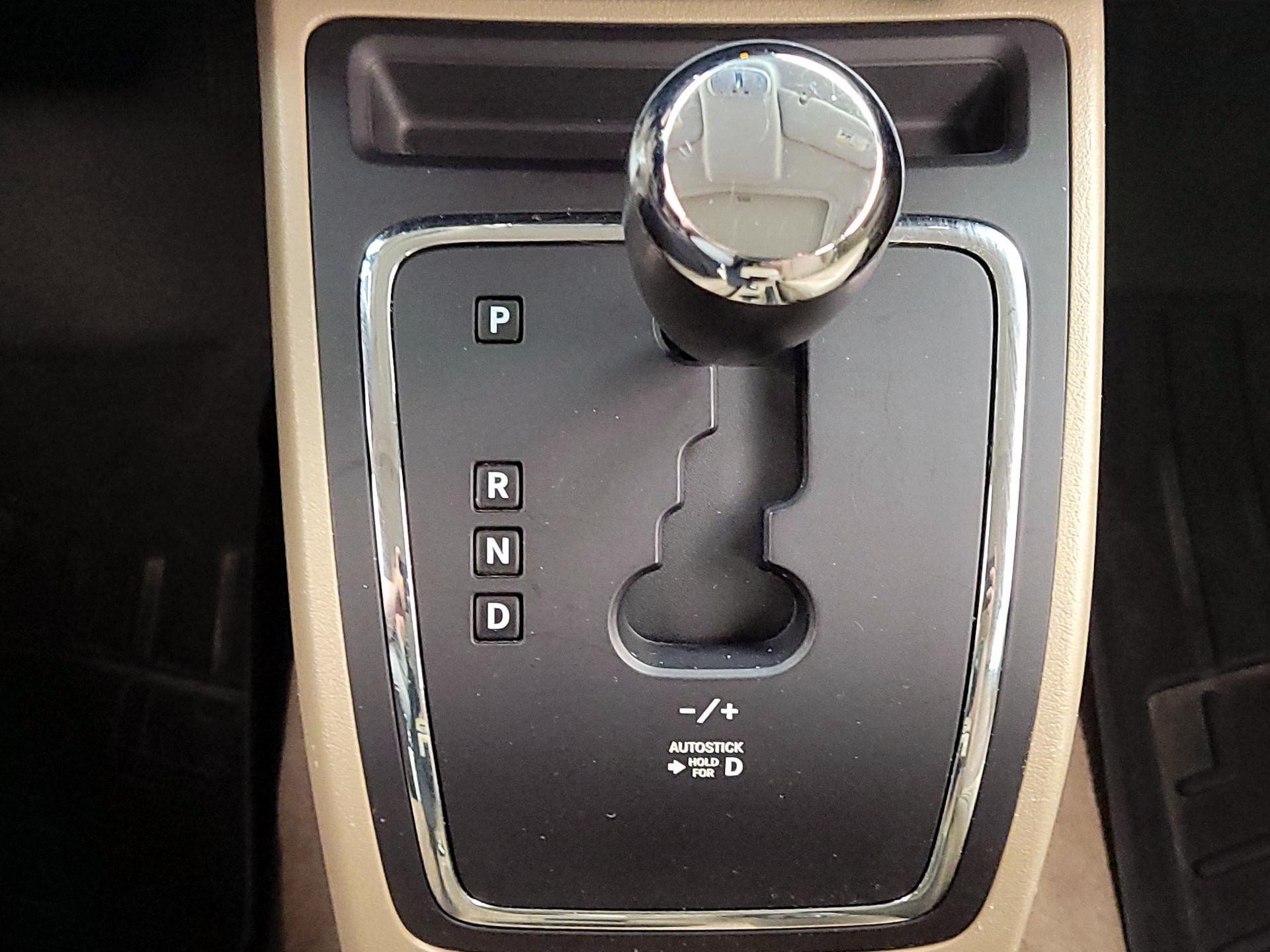 Thumbnail: 2015 Jeep Patriot - 15