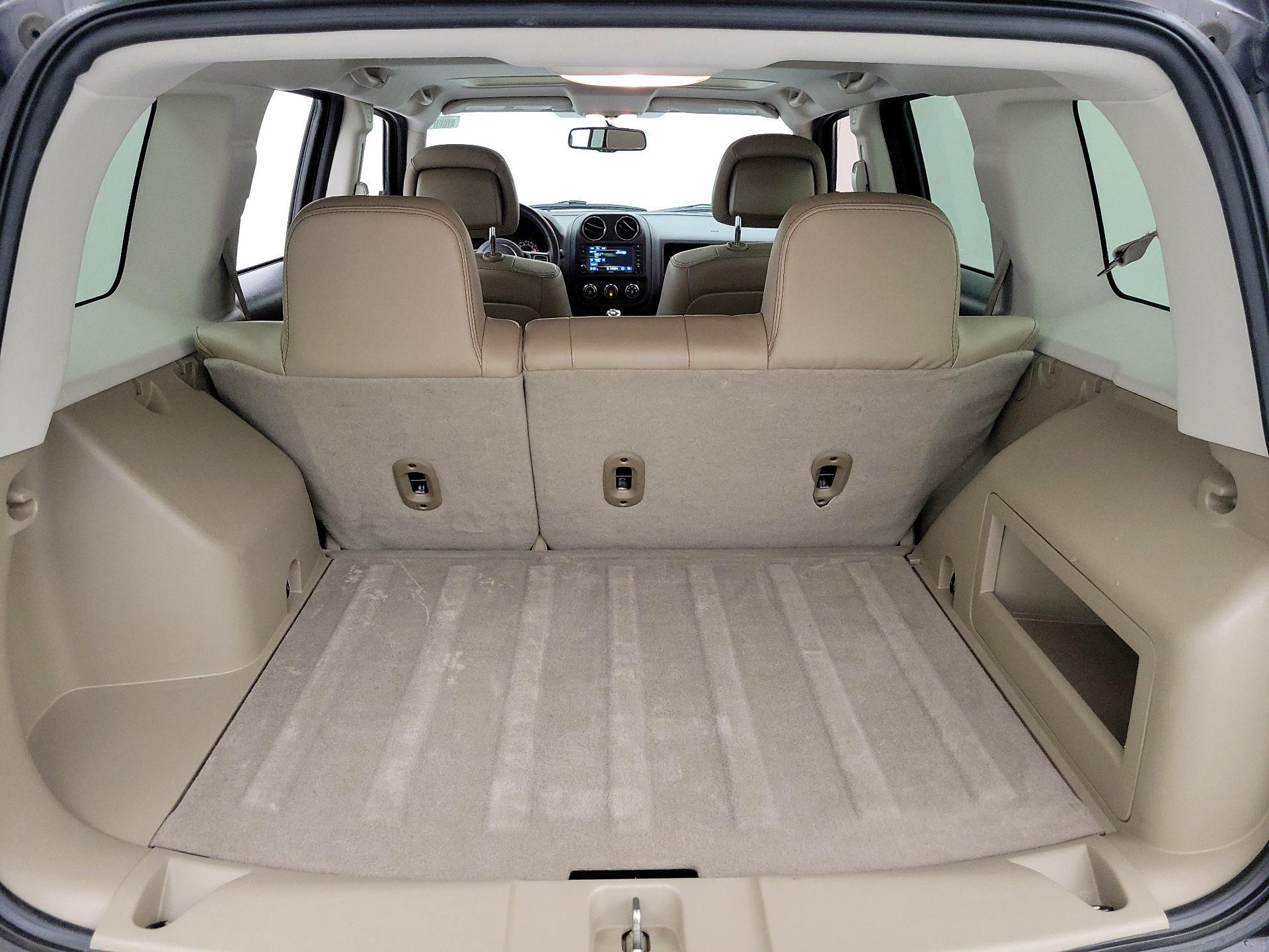 Thumbnail: 2015 Jeep Patriot - 19