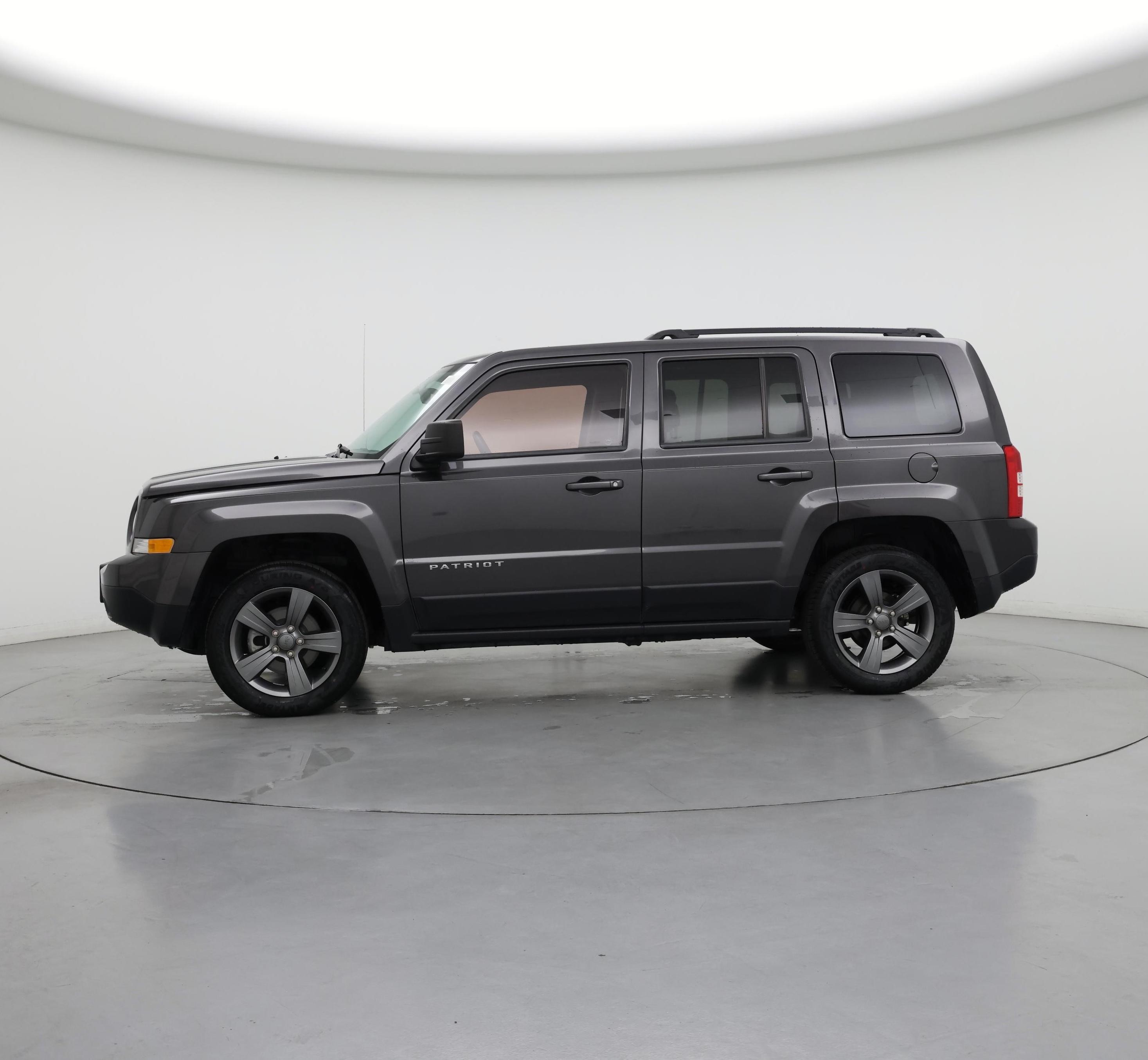 Thumbnail: 2015 Jeep Patriot - 3