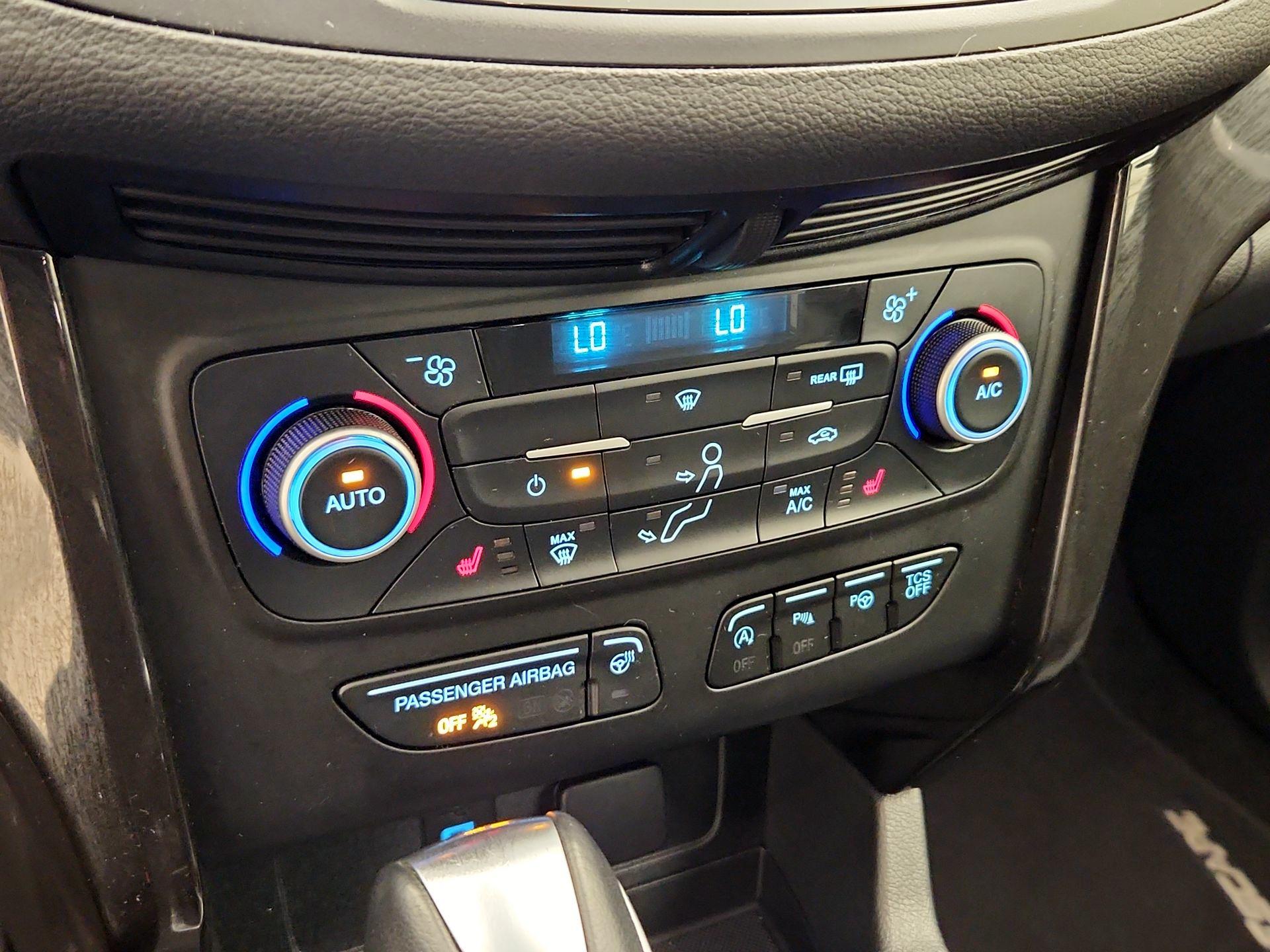 Thumbnail: 2019 Ford Escape - 17