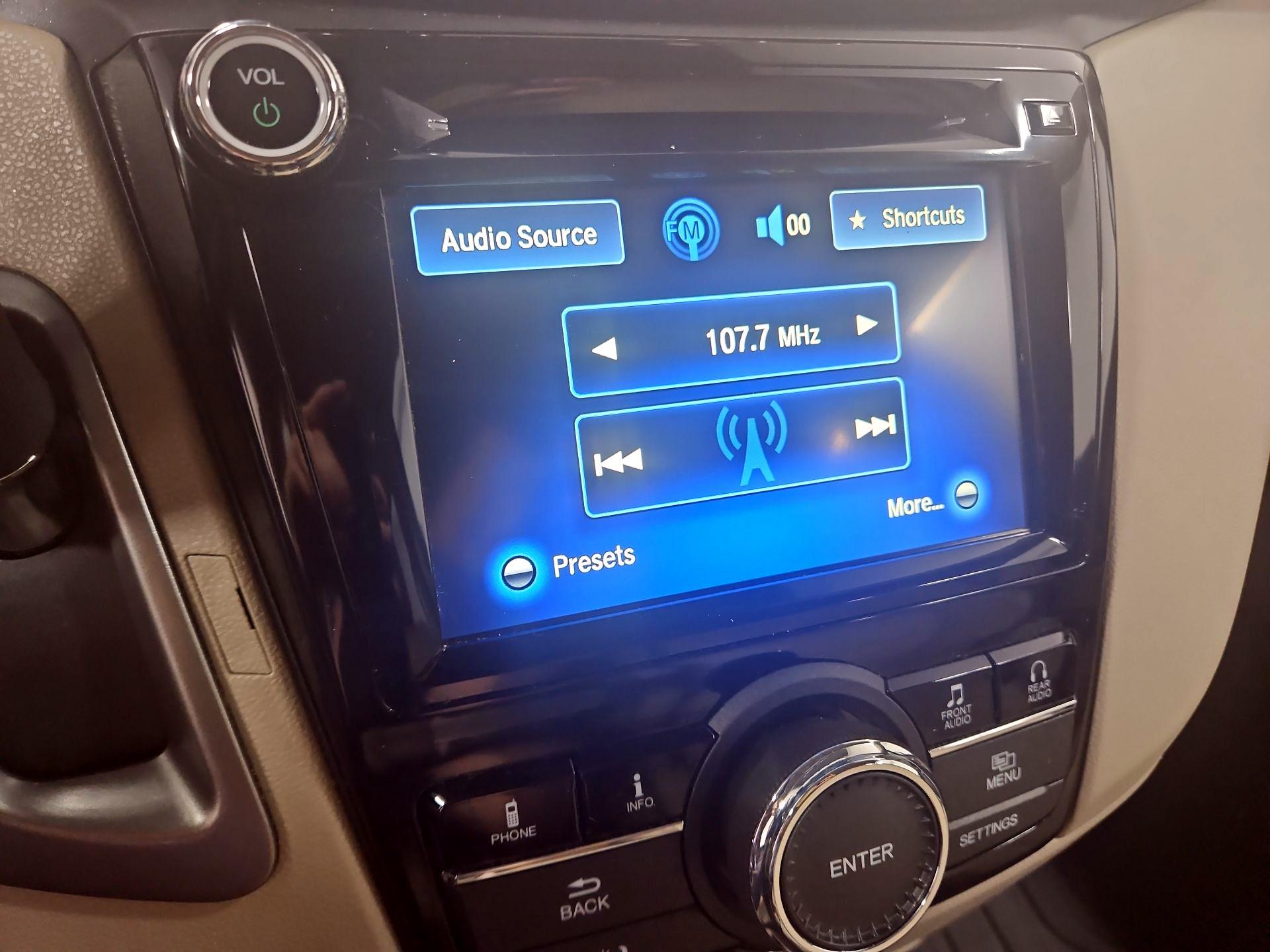 Thumbnail: 2016 Honda Odyssey - 15
