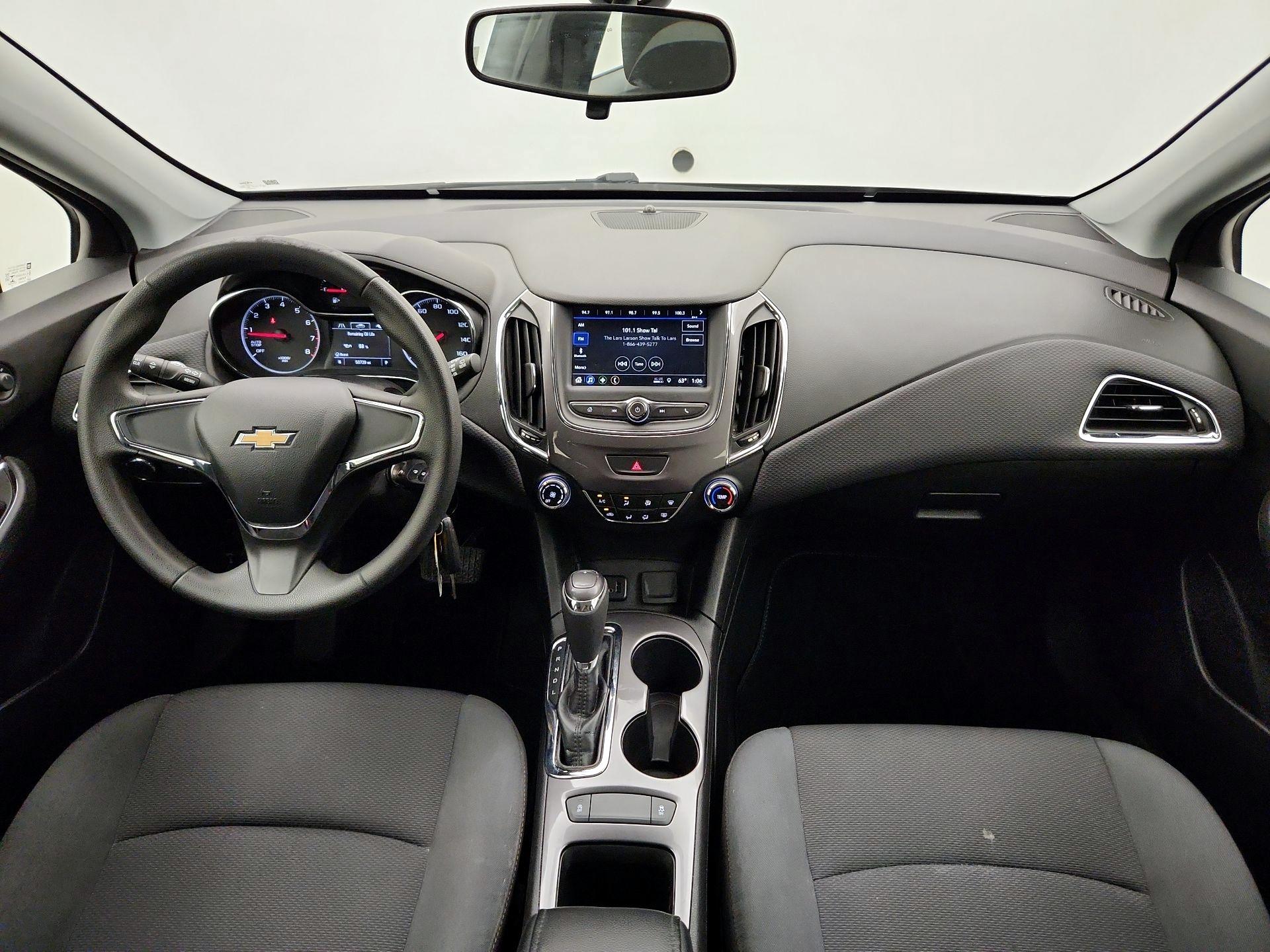 Thumbnail: 2019 Chevrolet Cruze - 9