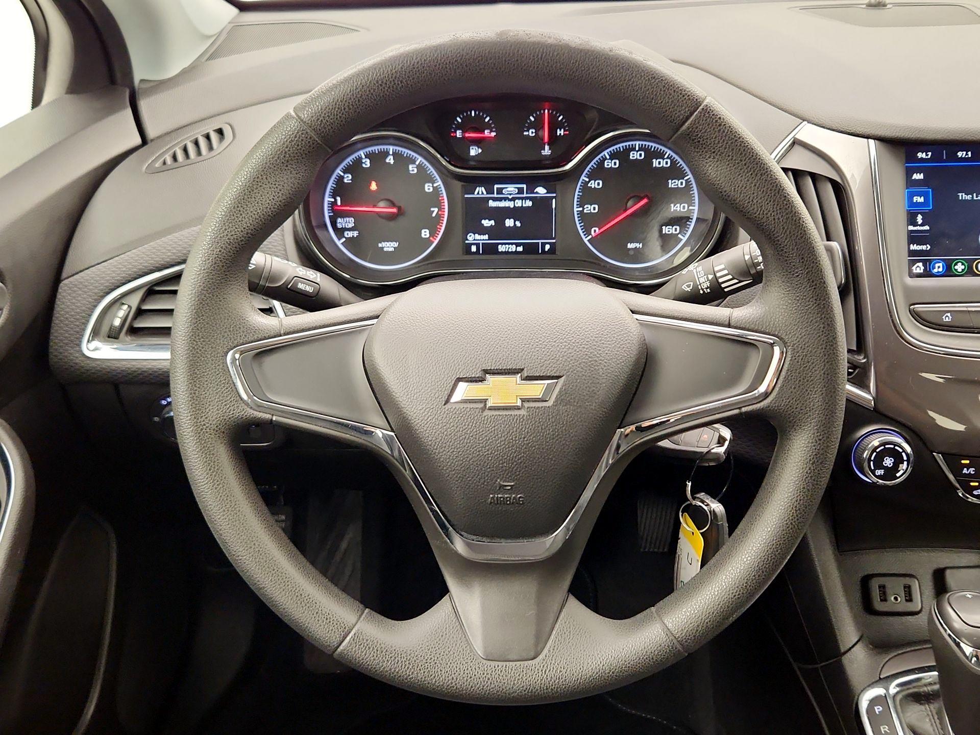 Thumbnail: 2019 Chevrolet Cruze - 10