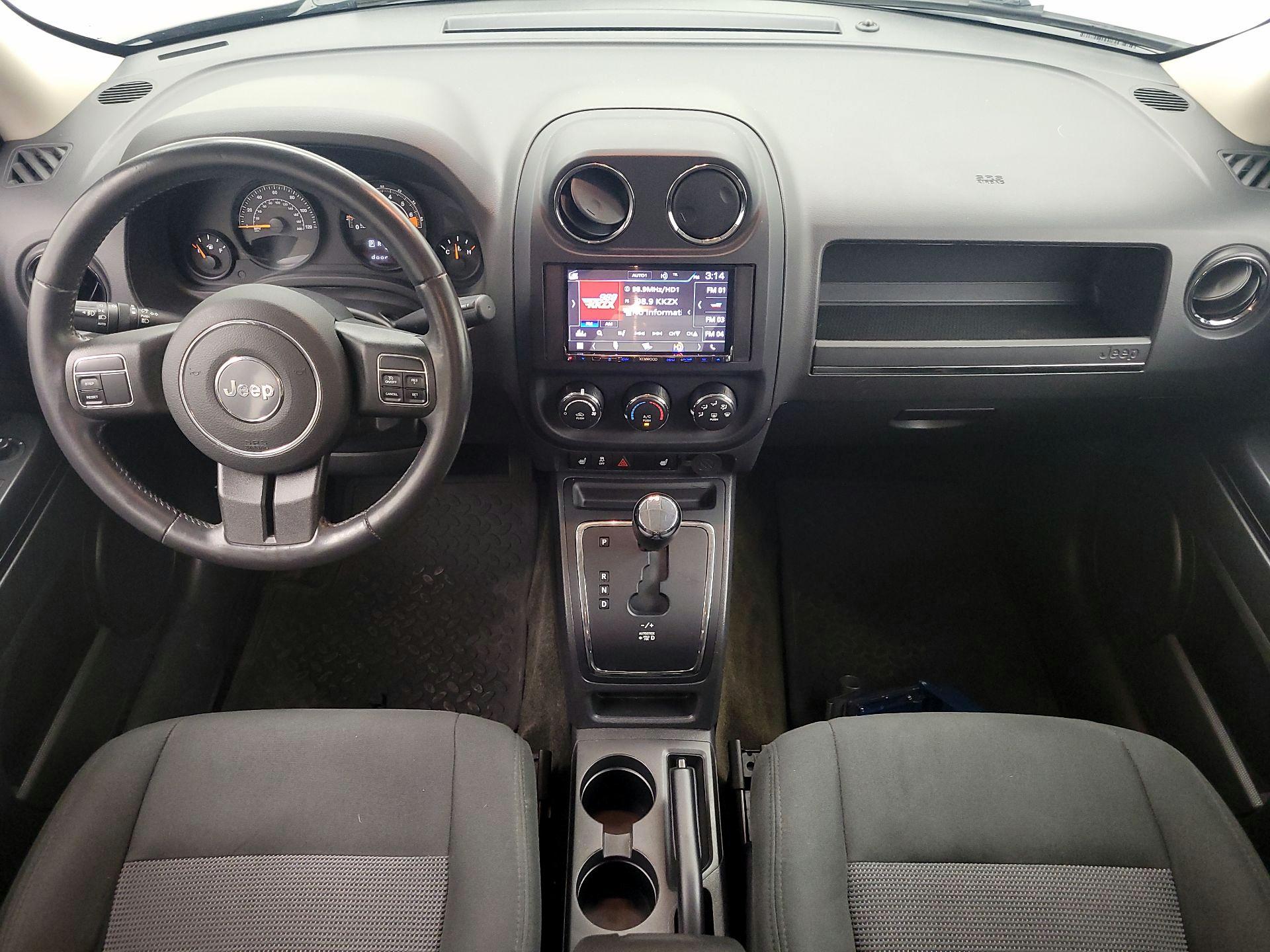 Thumbnail: 2016 Jeep Patriot - 9