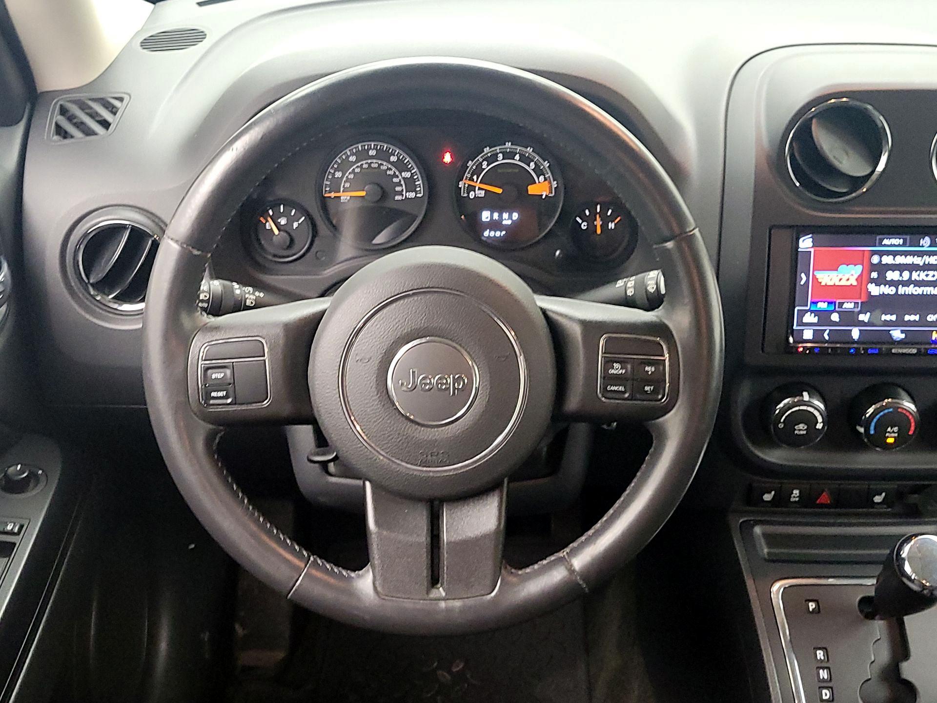 Thumbnail: 2016 Jeep Patriot - 10