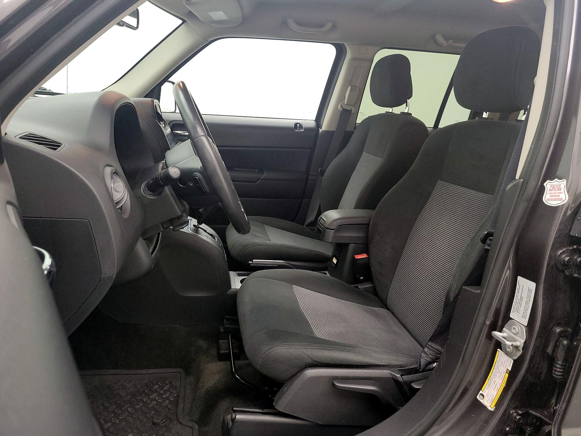 Thumbnail: 2016 Jeep Patriot - 11