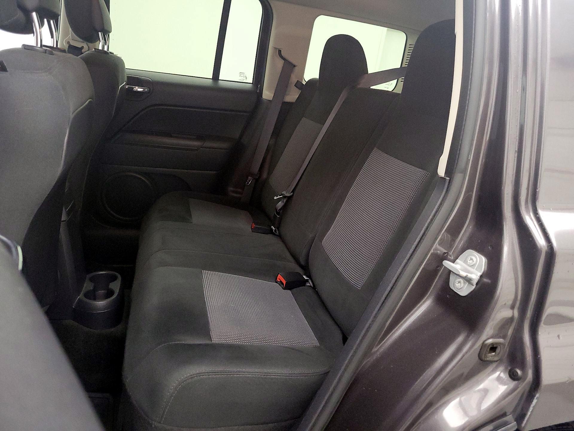 Thumbnail: 2016 Jeep Patriot - 18
