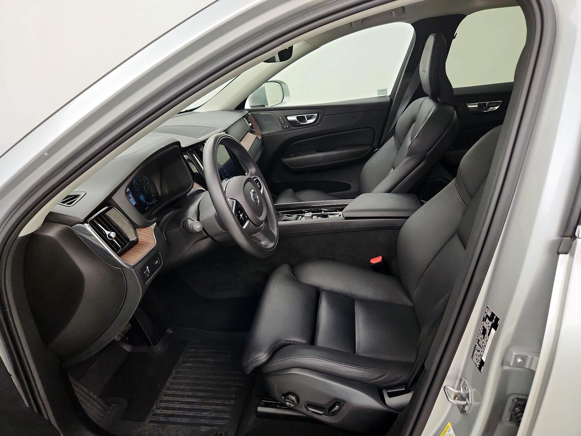 Thumbnail: 2020 Volvo XC60 - 11