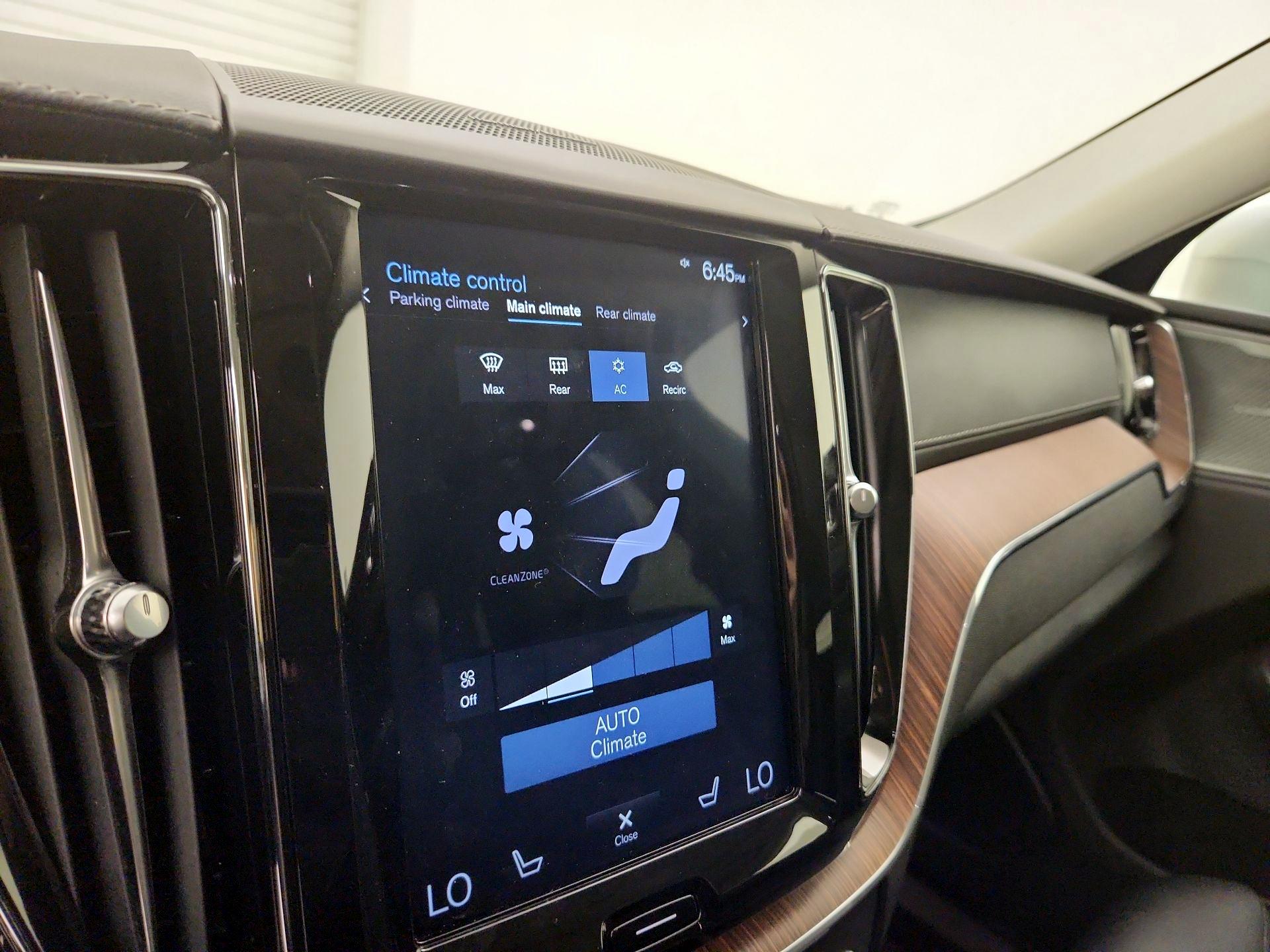 Thumbnail: 2020 Volvo XC60 - 16