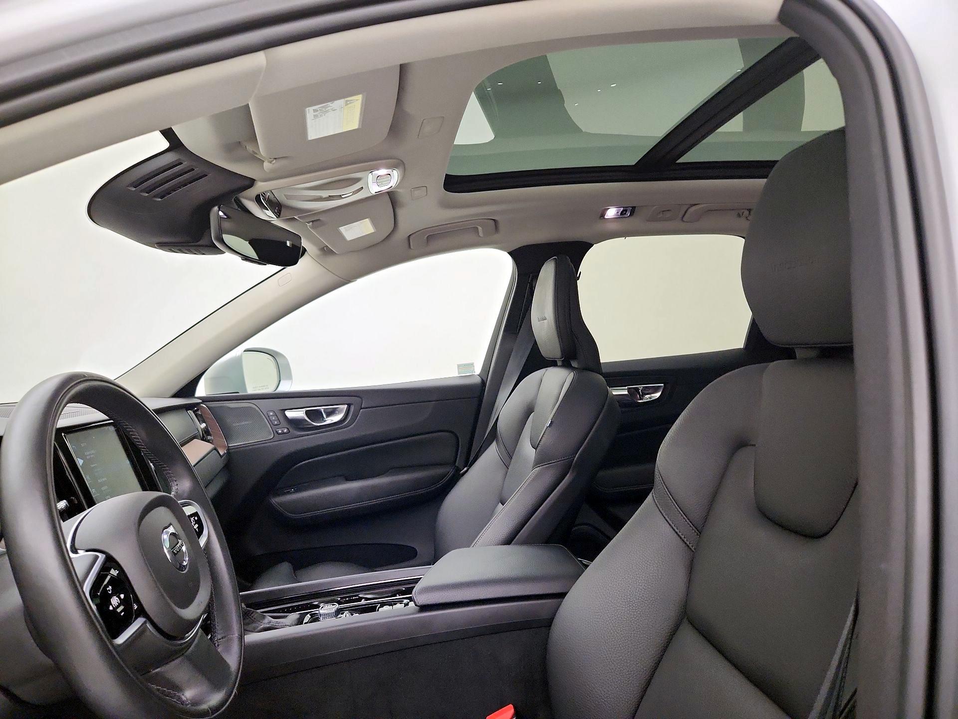 Thumbnail: 2020 Volvo XC60 - 19