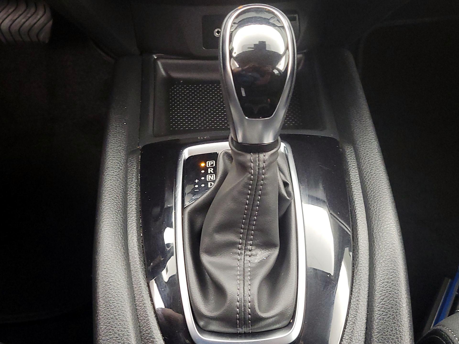 Thumbnail: 2020 Nissan Rogue - 17