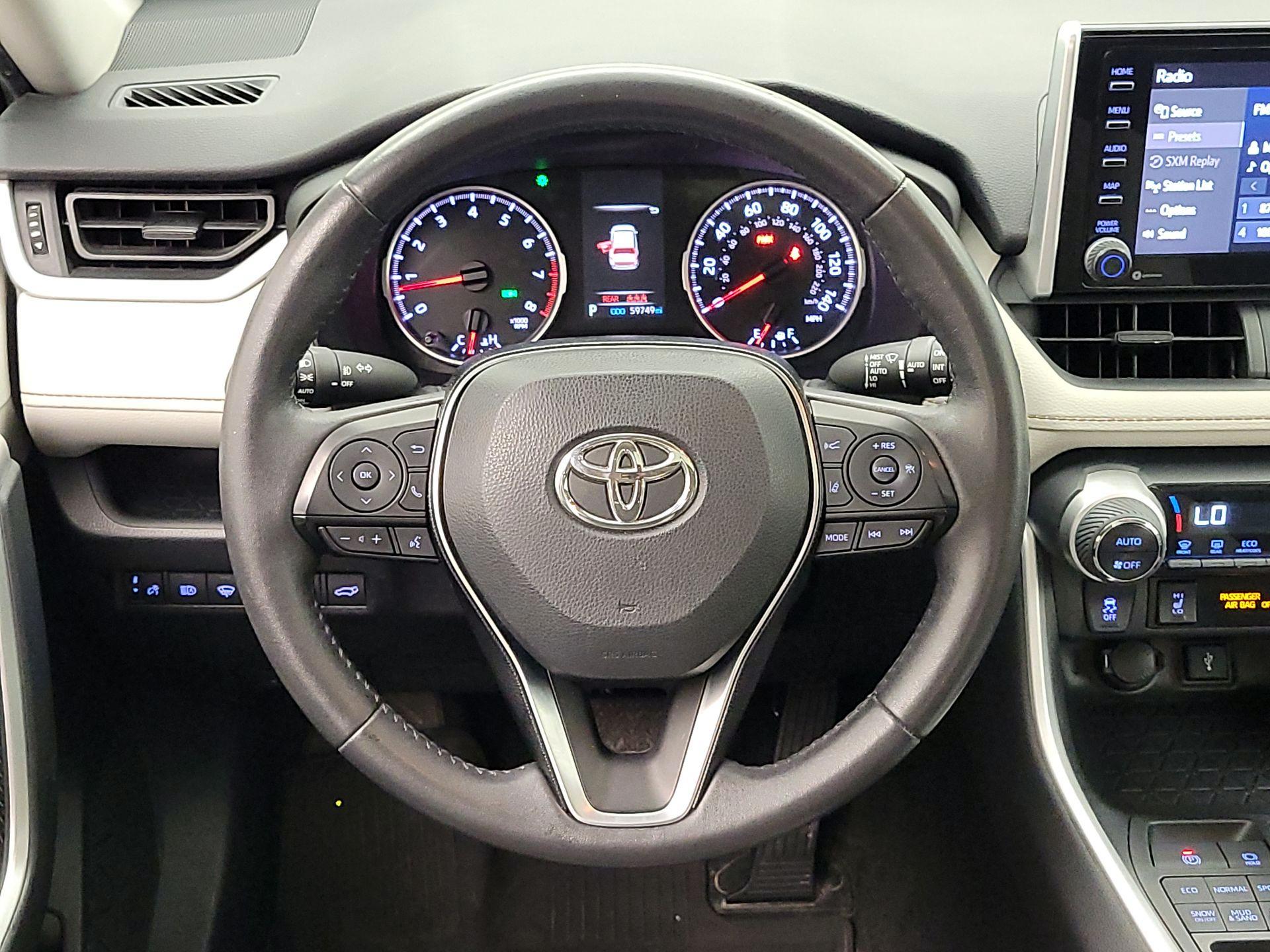 Thumbnail: 2020 Toyota RAV4 - 10