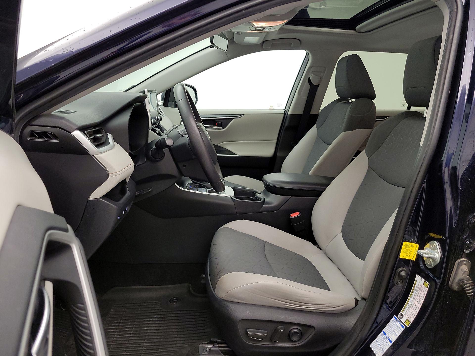 Thumbnail: 2020 Toyota RAV4 - 11