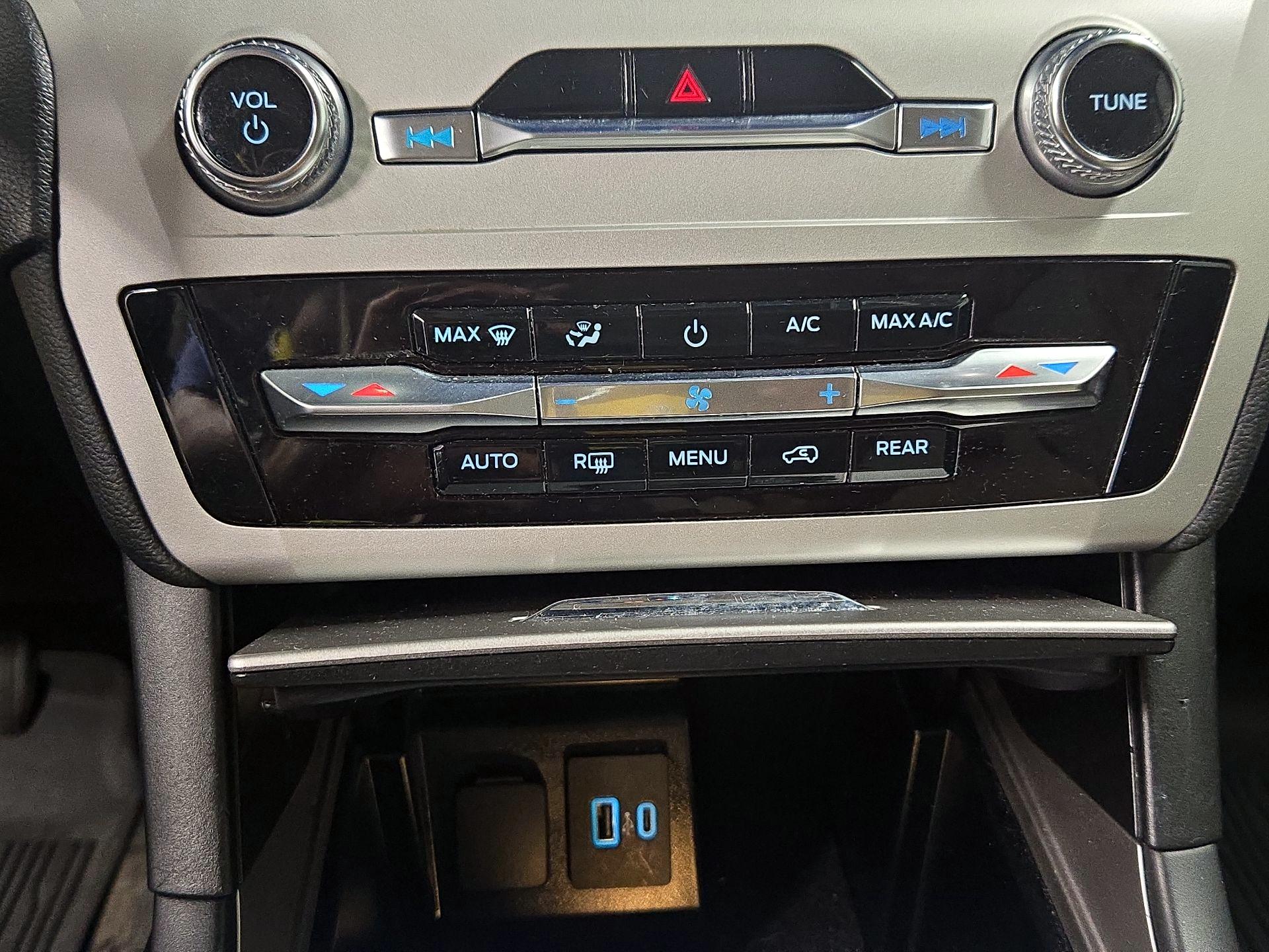 Thumbnail: 2021 Ford Explorer - 16