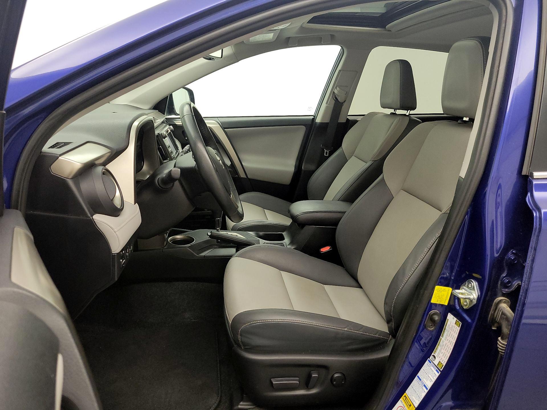 Thumbnail: 2015 Toyota RAV4 - 11