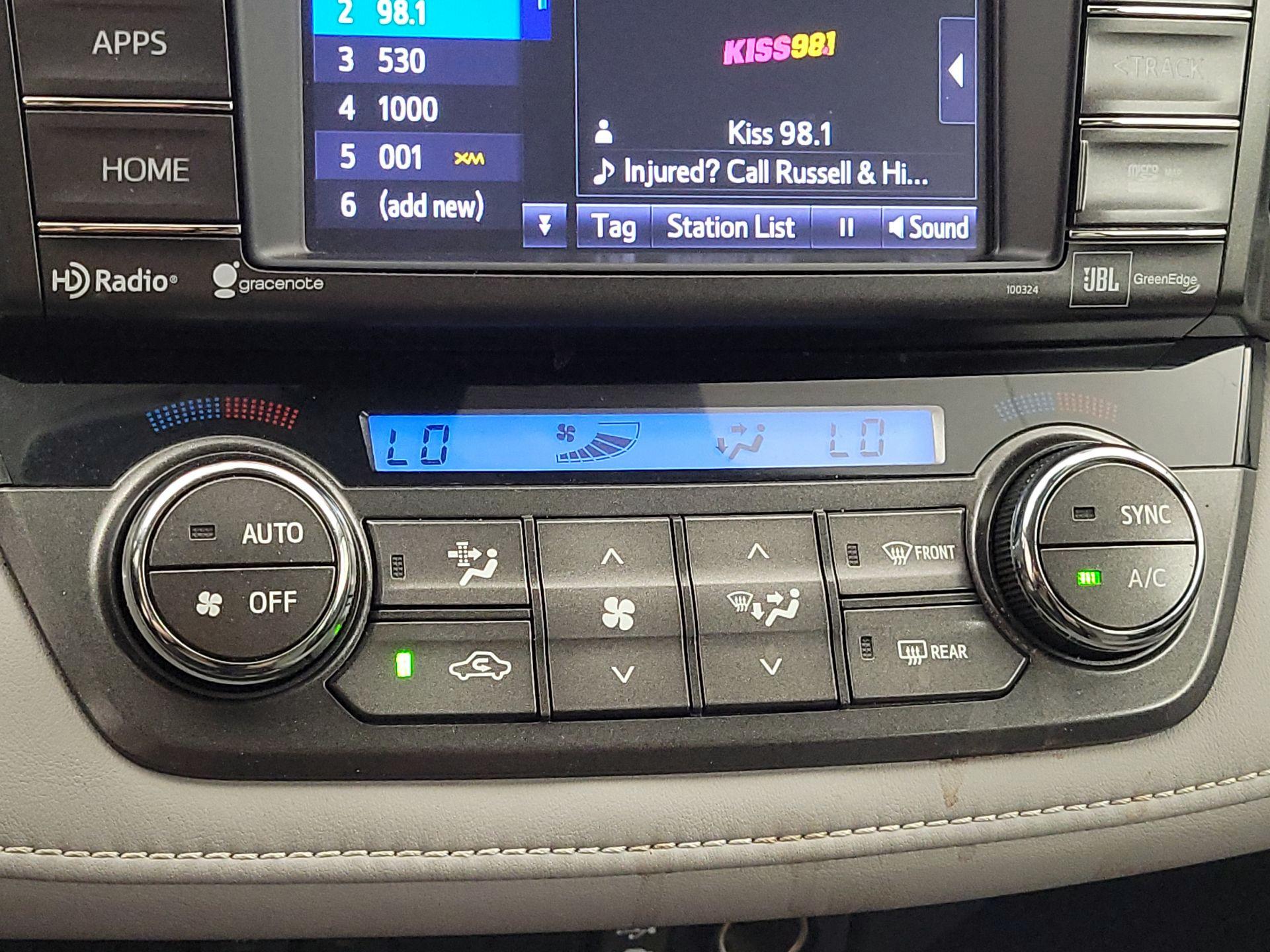 Thumbnail: 2015 Toyota RAV4 - 17