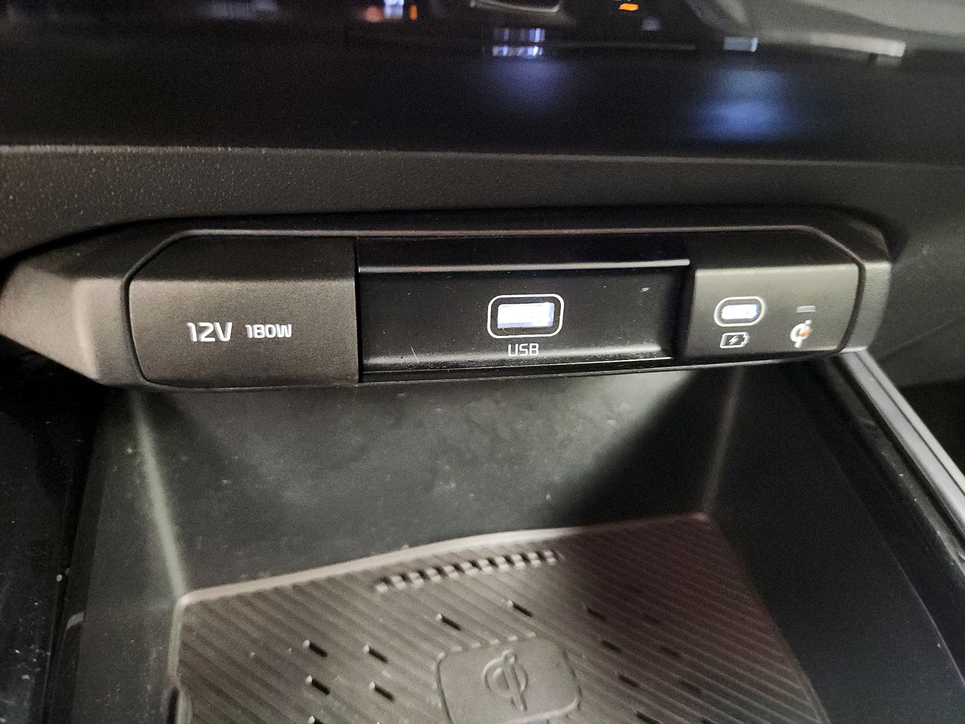 Thumbnail: 2023 Kia Niro - 19