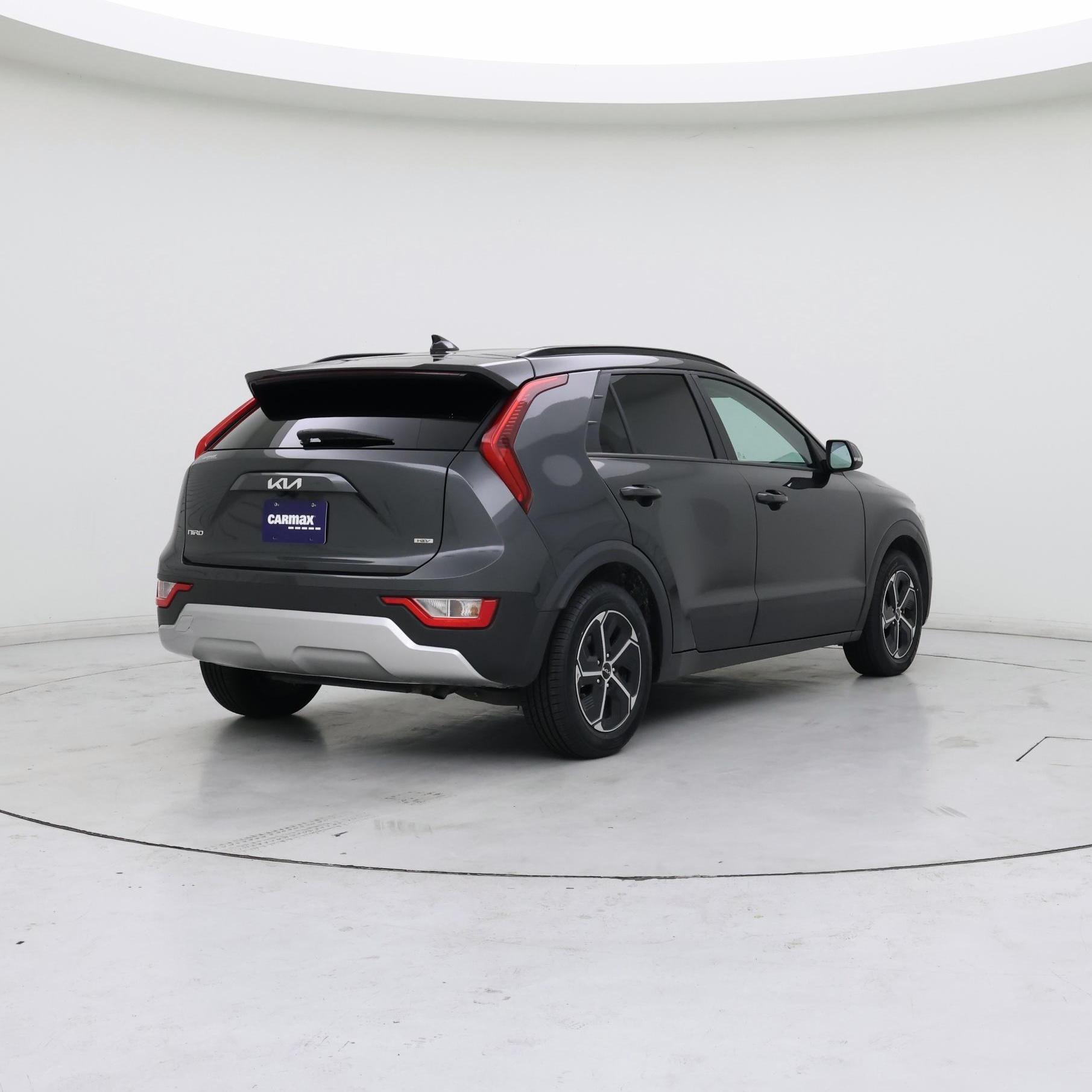 Thumbnail: 2023 Kia Niro - 8