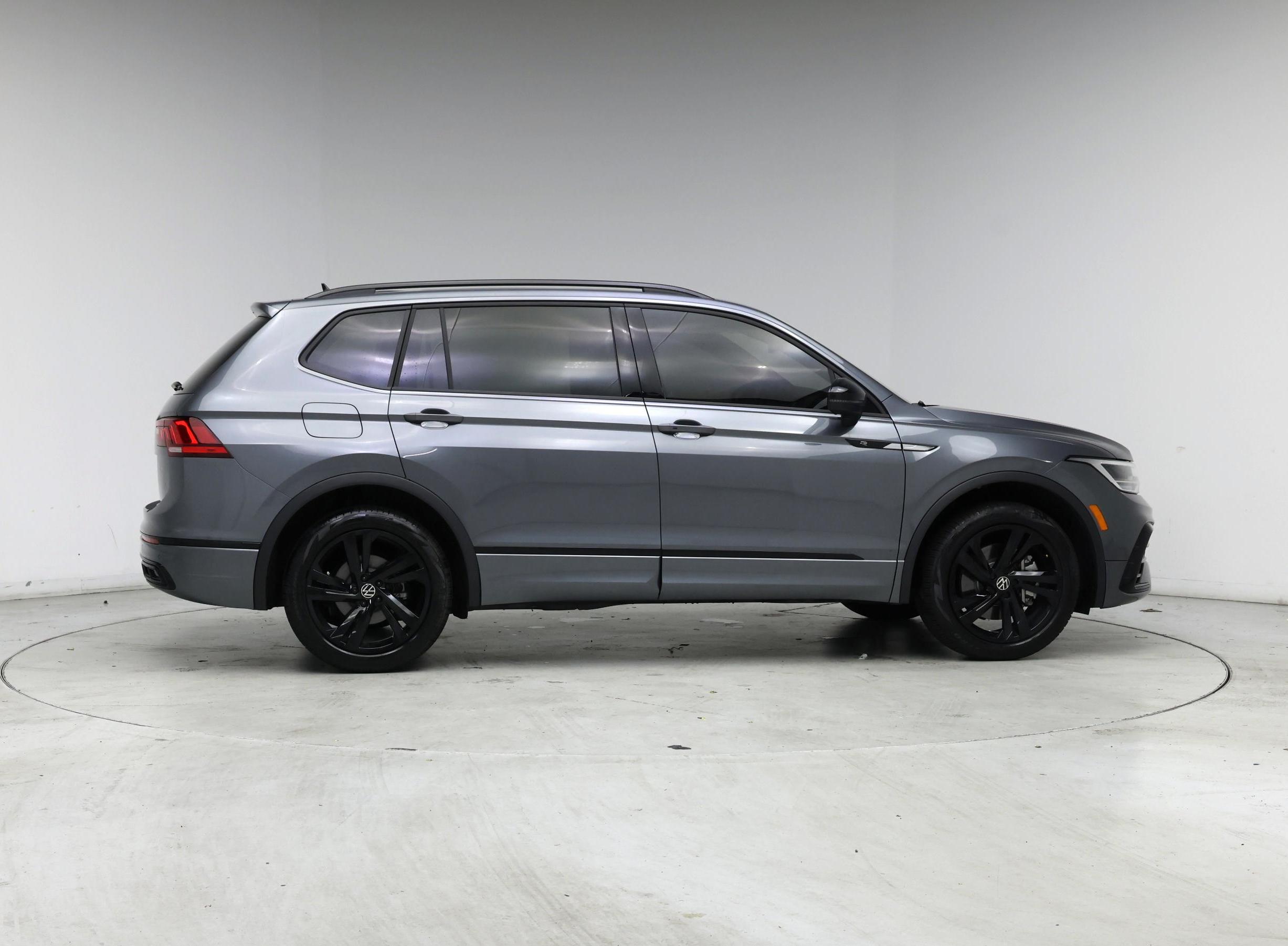Thumbnail: 2023 Volkswagen Tiguan - 7
