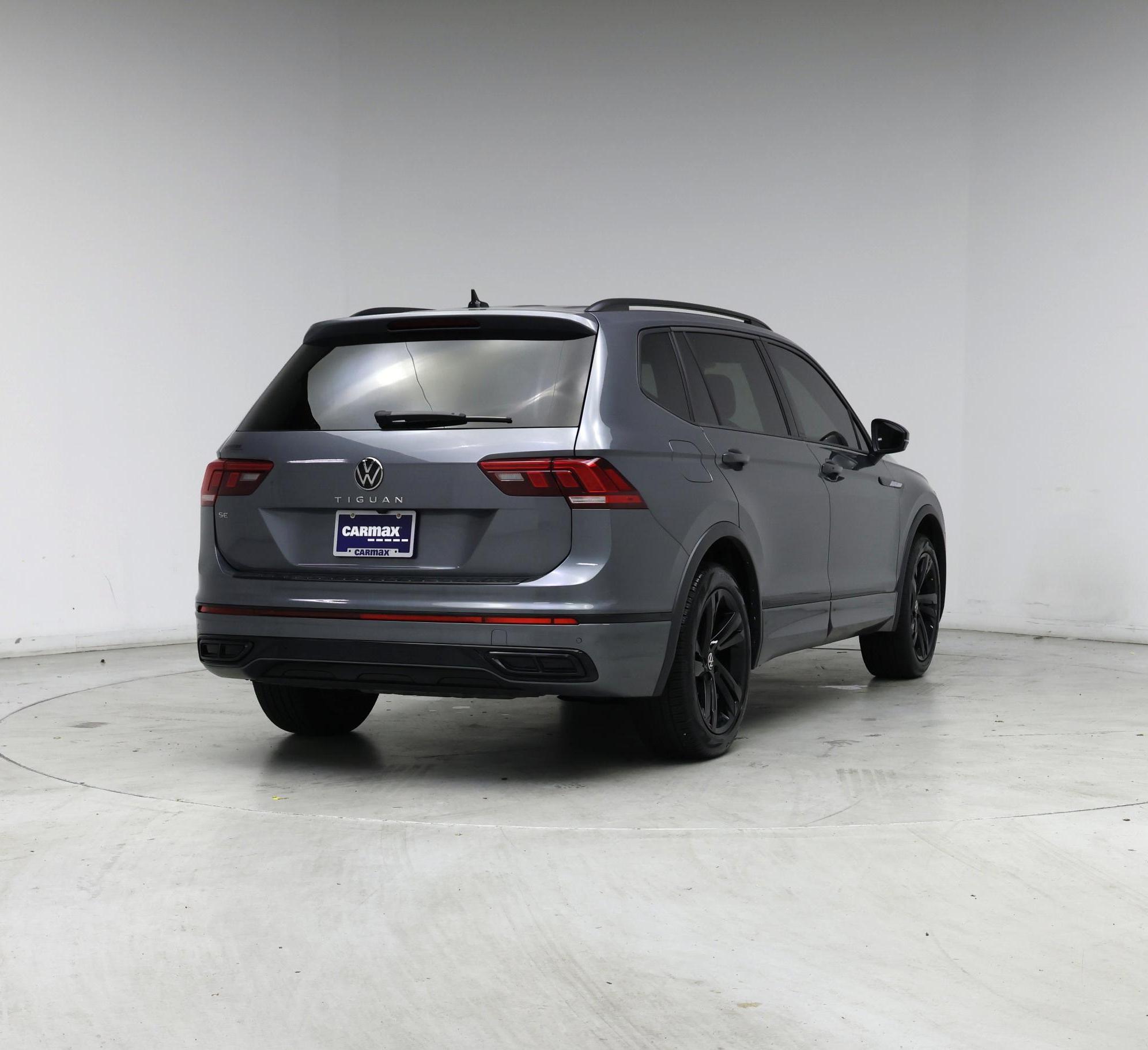 Thumbnail: 2023 Volkswagen Tiguan - 8