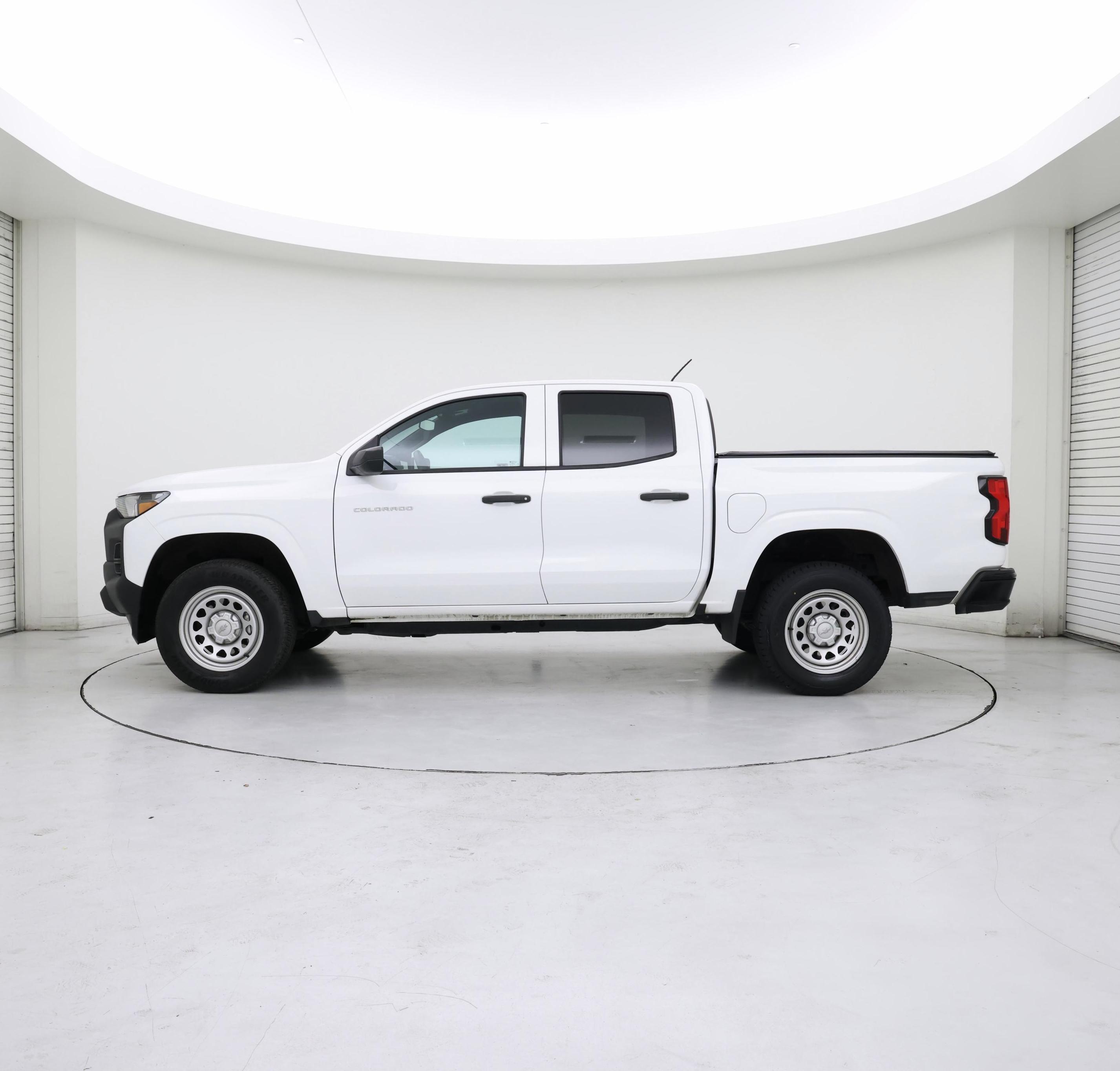 Thumbnail: 2023 Chevrolet Colorado - 3