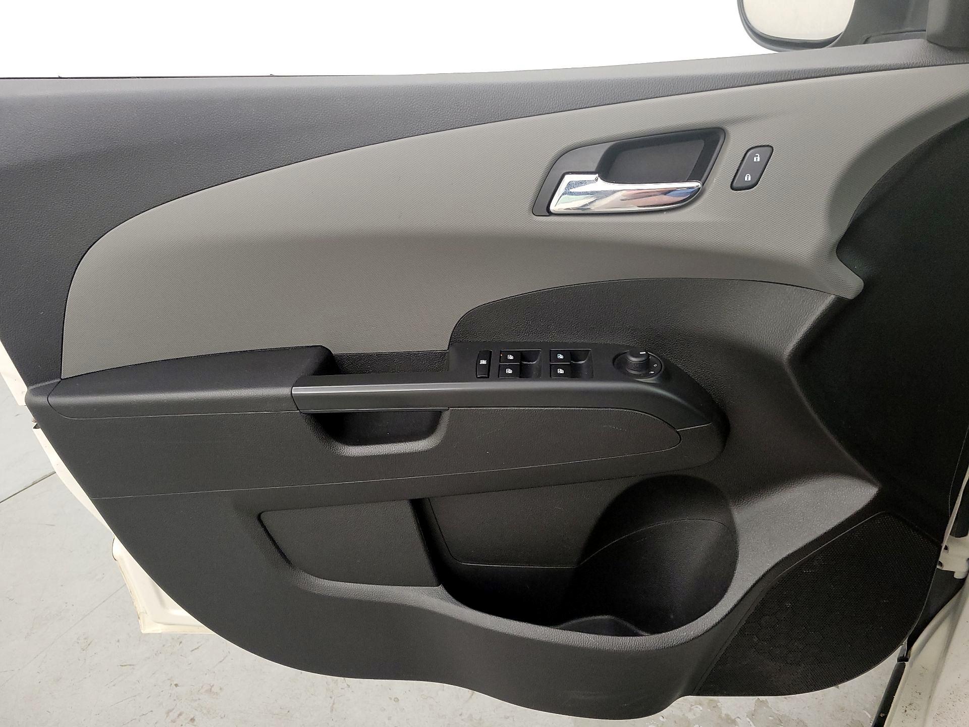 Thumbnail: 2015 Chevrolet Sonic - 12