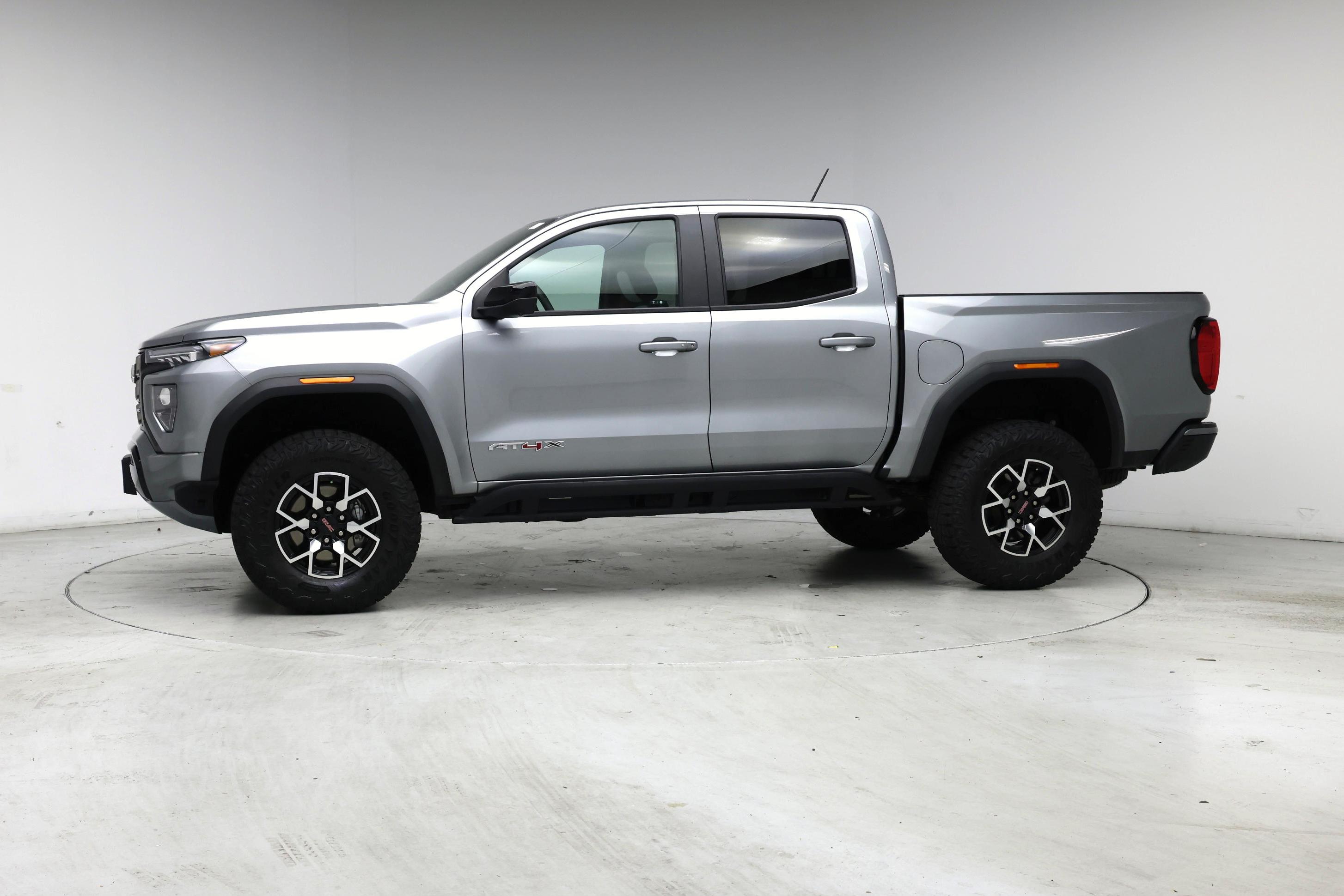 Thumbnail: 2023 GMC Canyon - 3