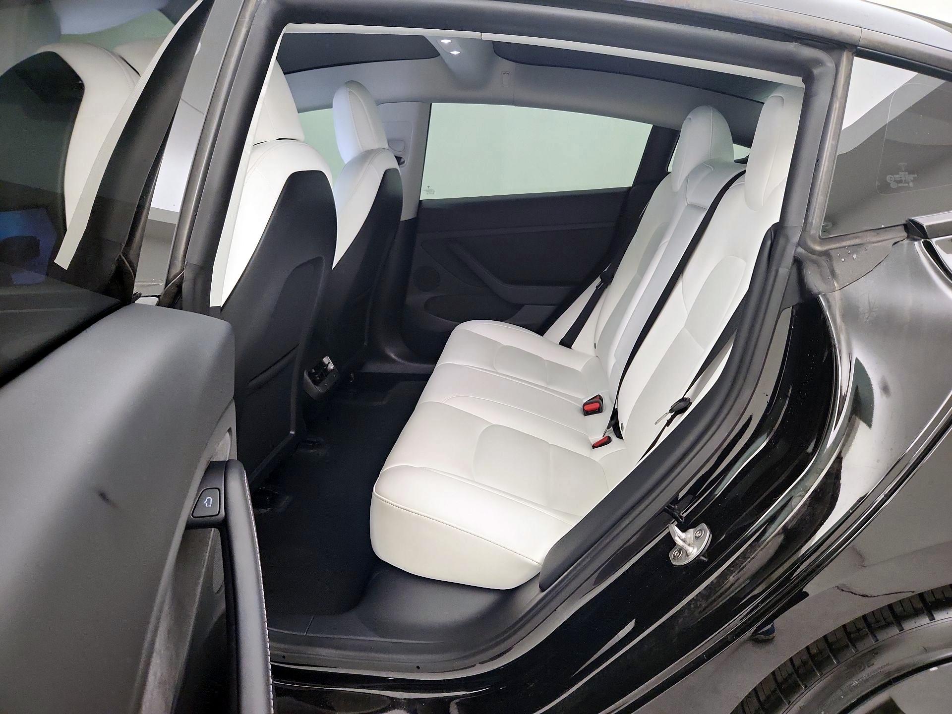 Thumbnail: 2022 Tesla Model 3 - 20