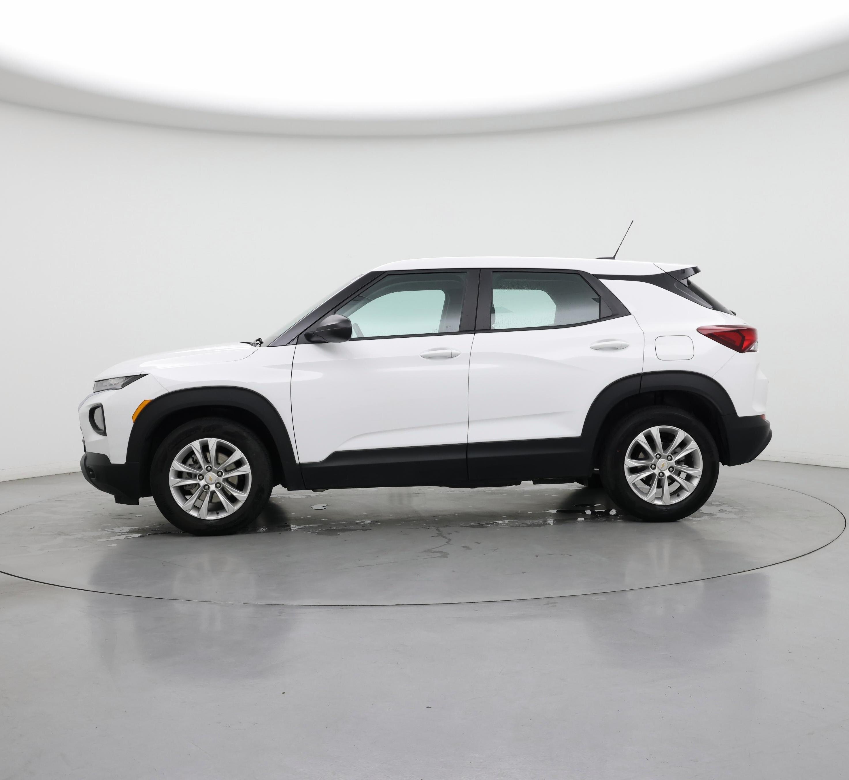 Thumbnail: 2023 Chevrolet TrailBlazer - 3