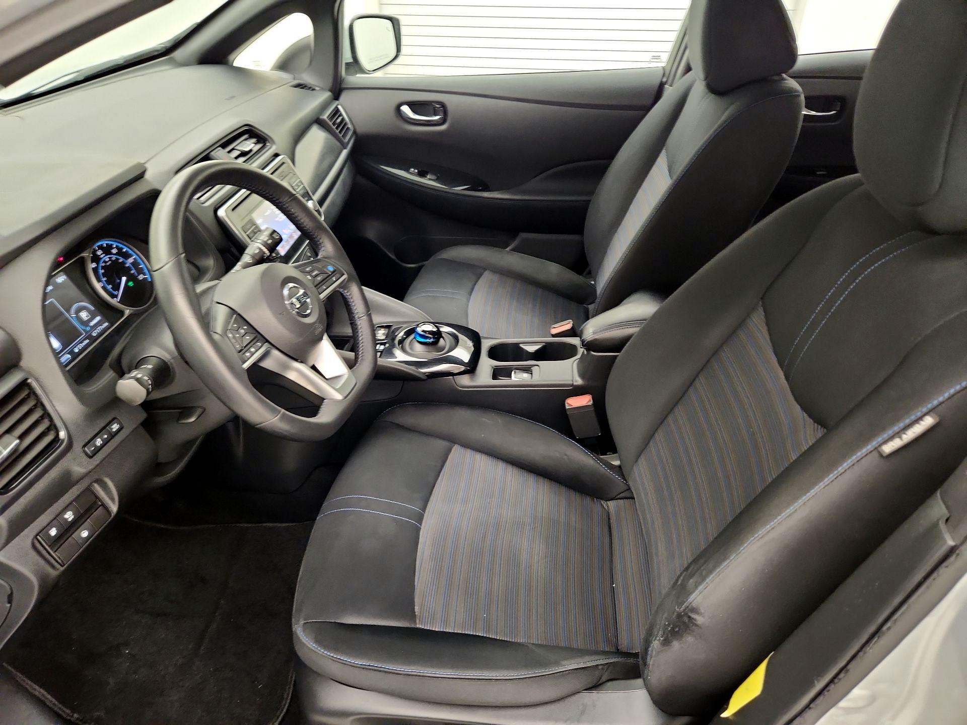 Thumbnail: 2018 Nissan Leaf - 11