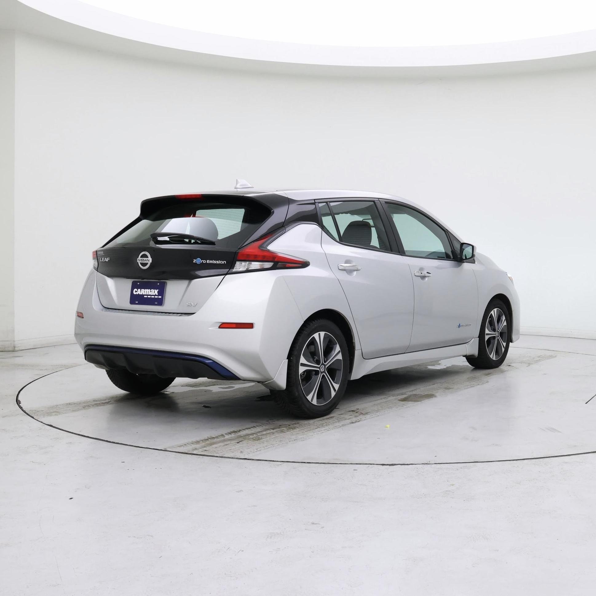 Thumbnail: 2018 Nissan Leaf - 8