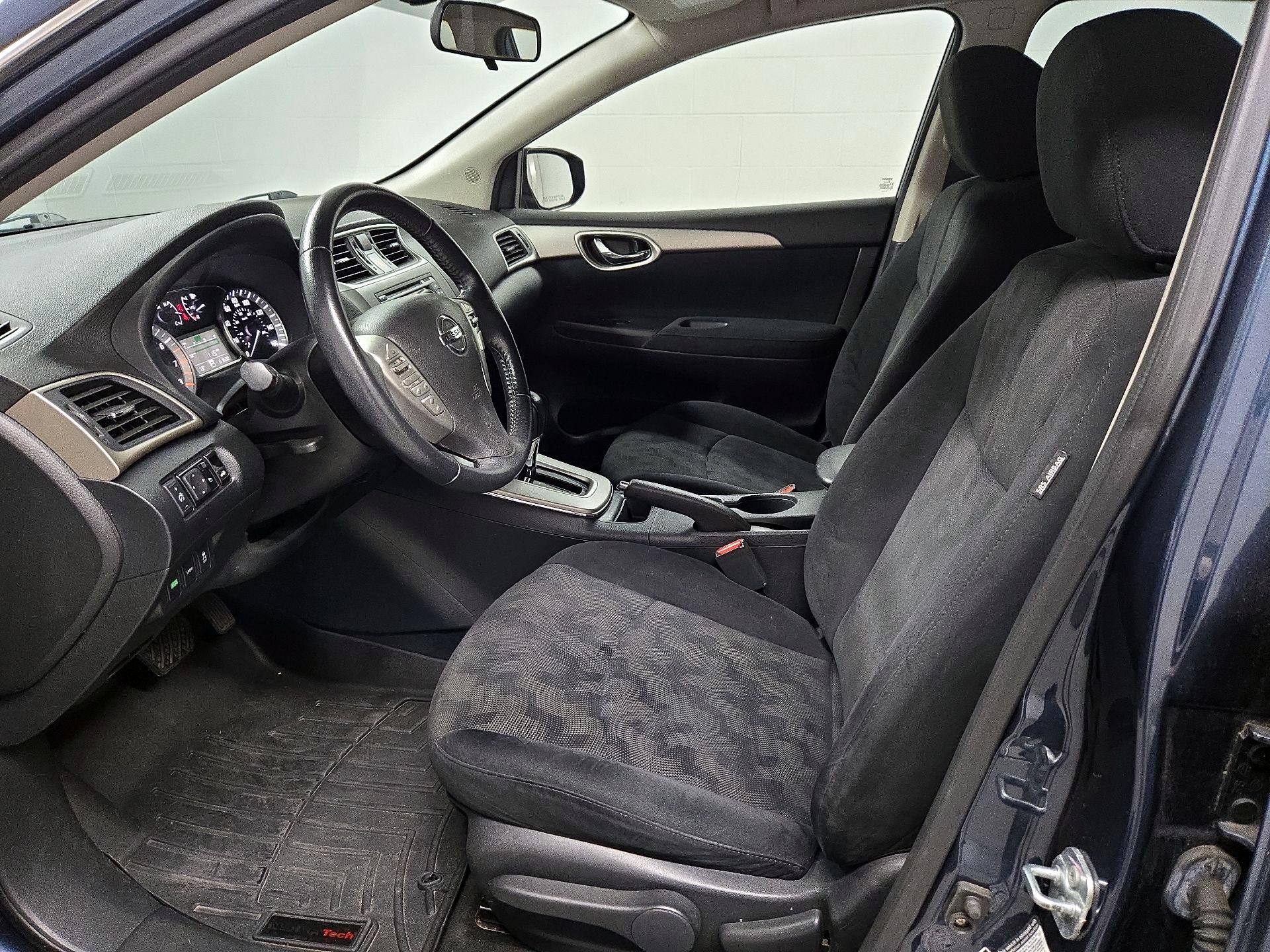 Thumbnail: 2013 Nissan Sentra - 11
