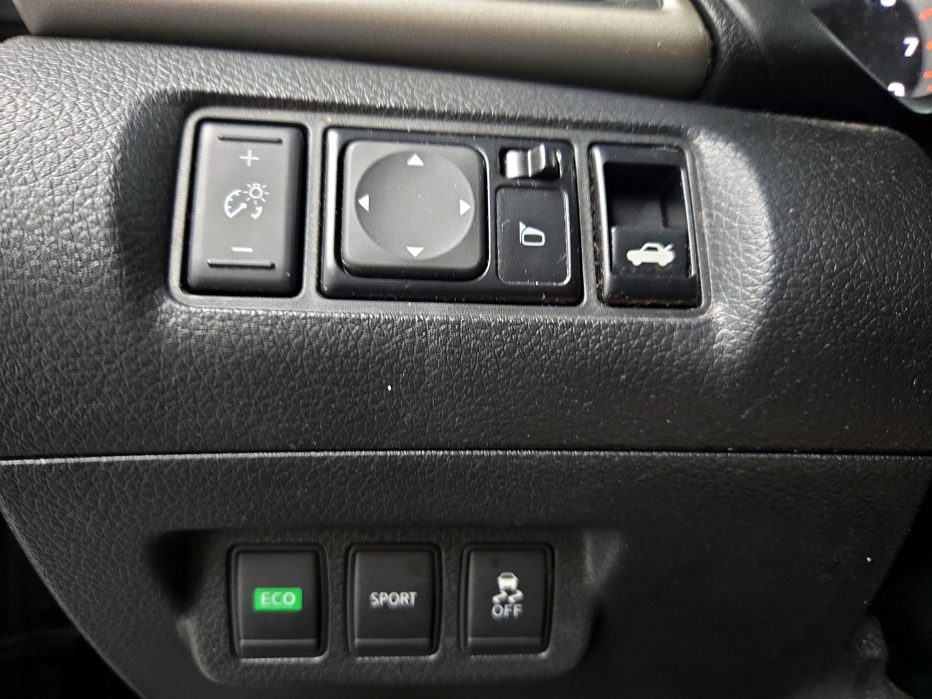 Thumbnail: 2013 Nissan Sentra - 13