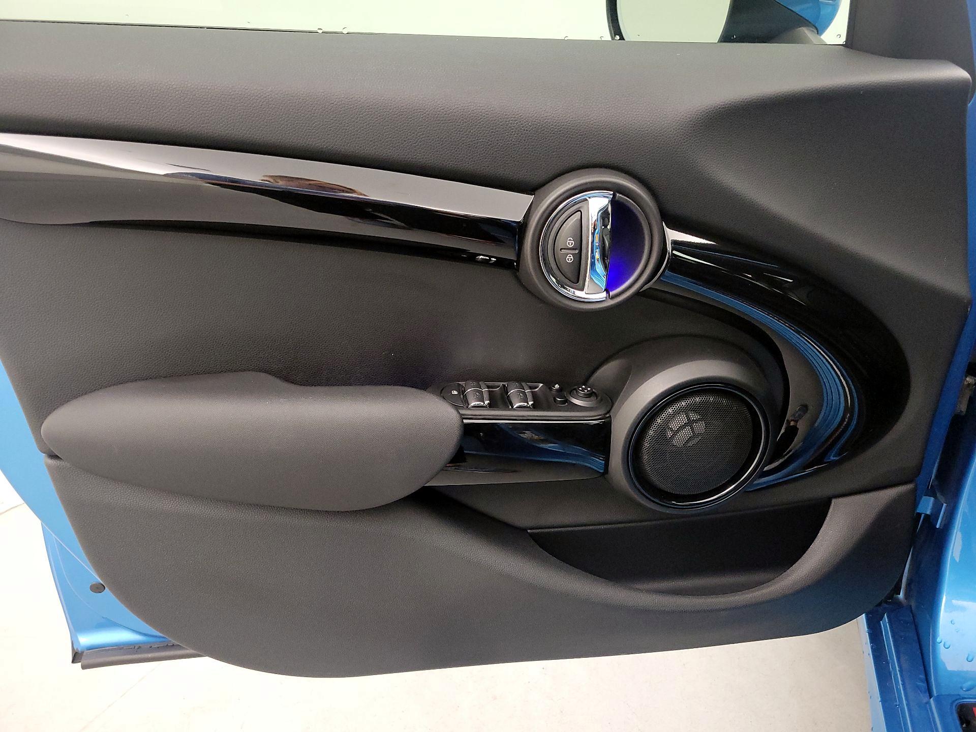 Thumbnail: 2019 MINI Cooper Hardtop - 12