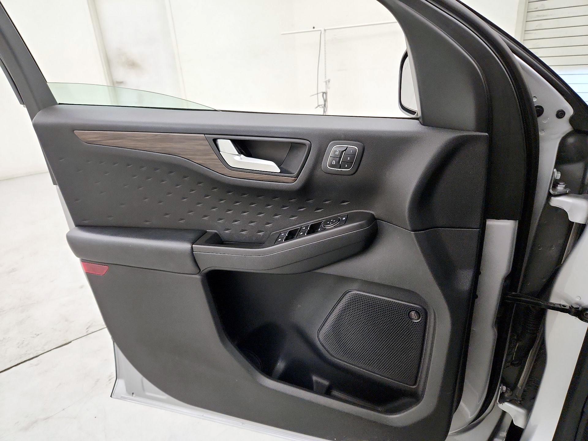 Thumbnail: 2020 Ford Escape - 12