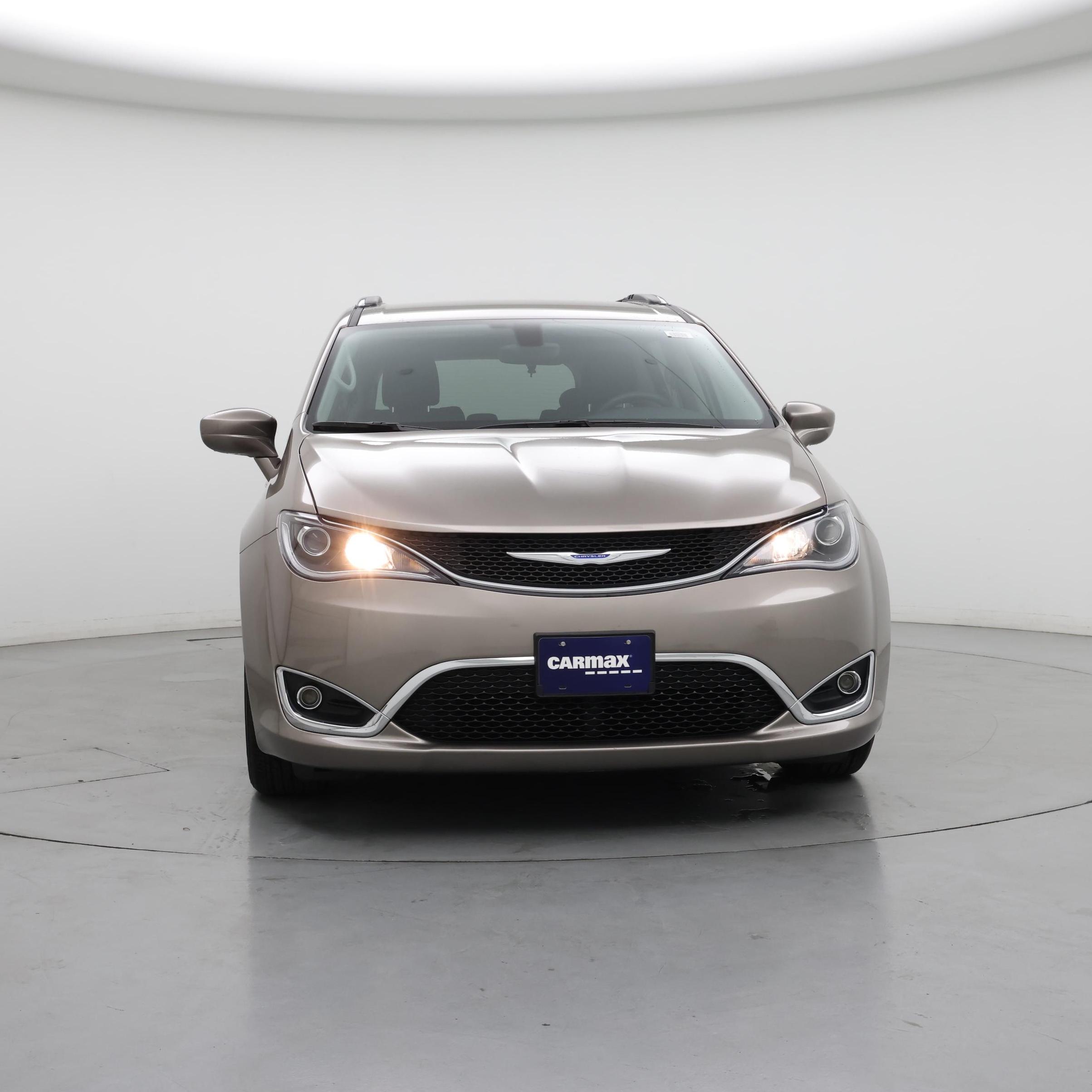 Thumbnail: 2018 Chrysler Pacifica - 5