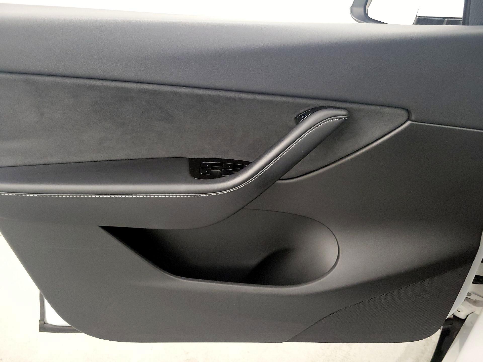 Thumbnail: 2020 Tesla Model Y - 12