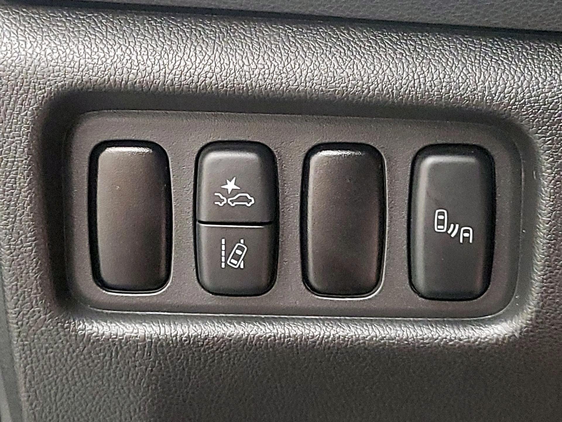 Thumbnail: 2020 Mitsubishi Outlander Sport - 13
