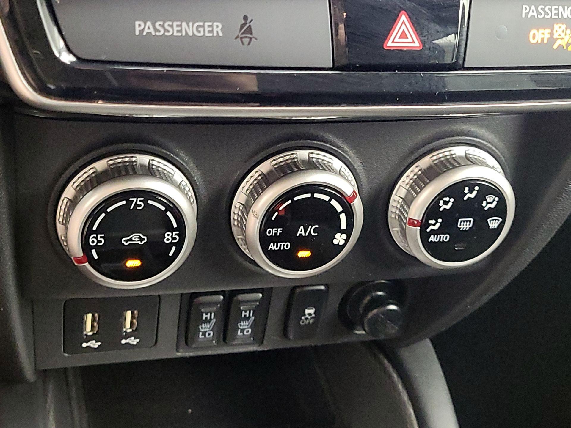 Thumbnail: 2020 Mitsubishi Outlander Sport - 16