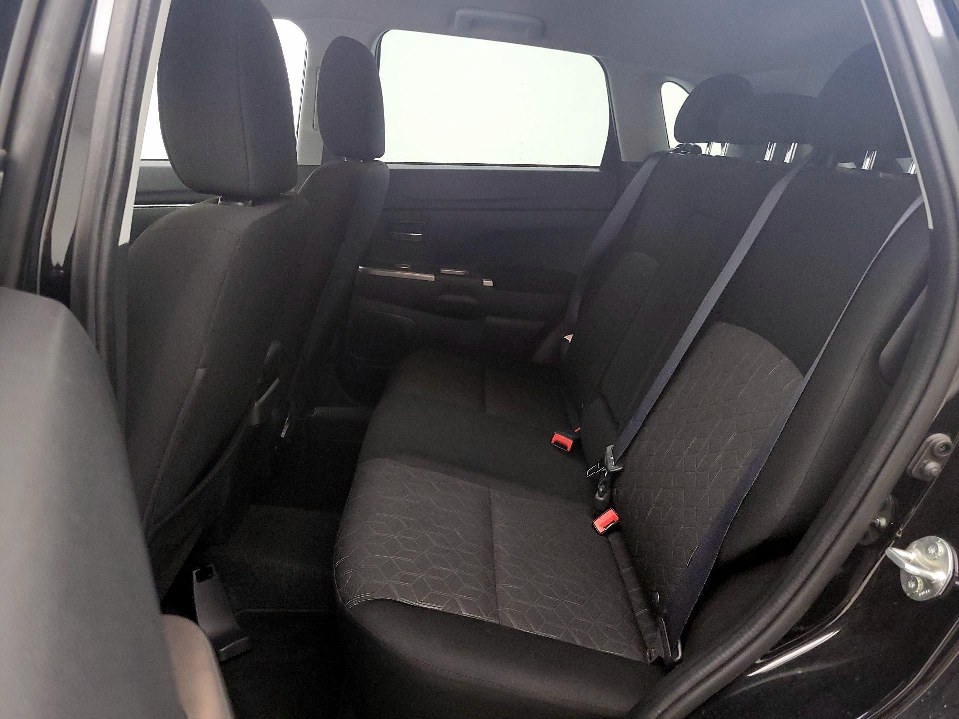 Thumbnail: 2020 Mitsubishi Outlander Sport - 19