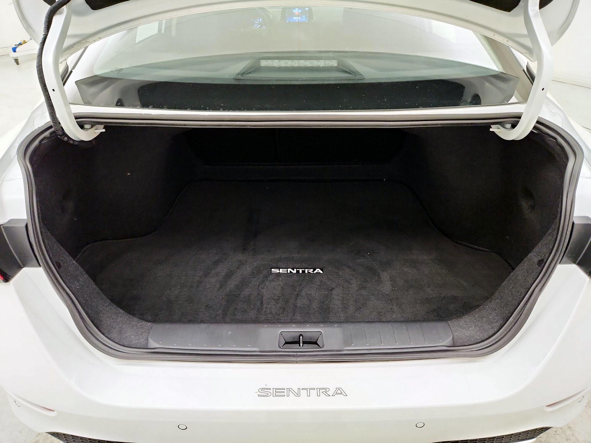 Thumbnail: 2023 Nissan Sentra - 20