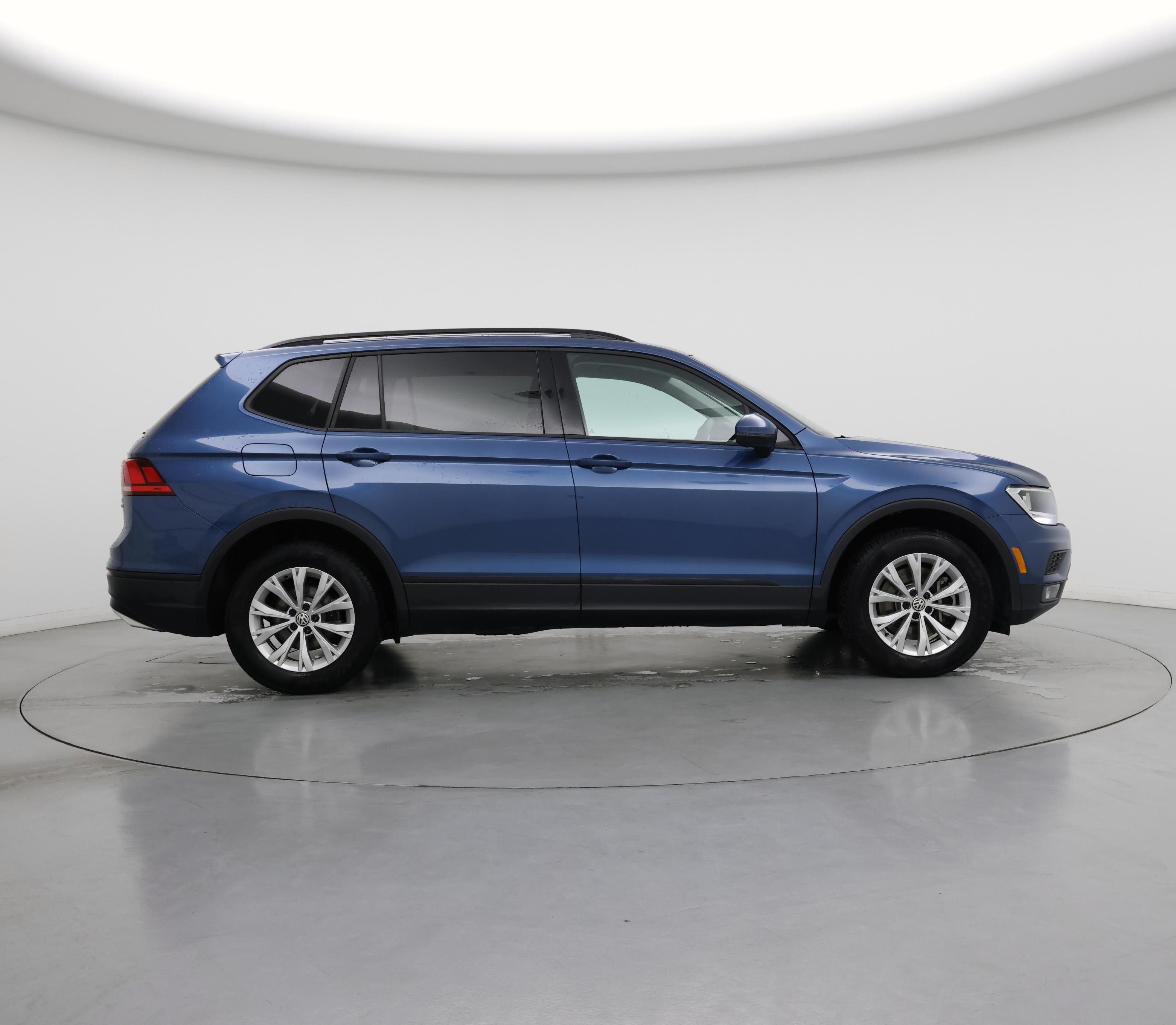 Thumbnail: 2018 Volkswagen Tiguan - 7