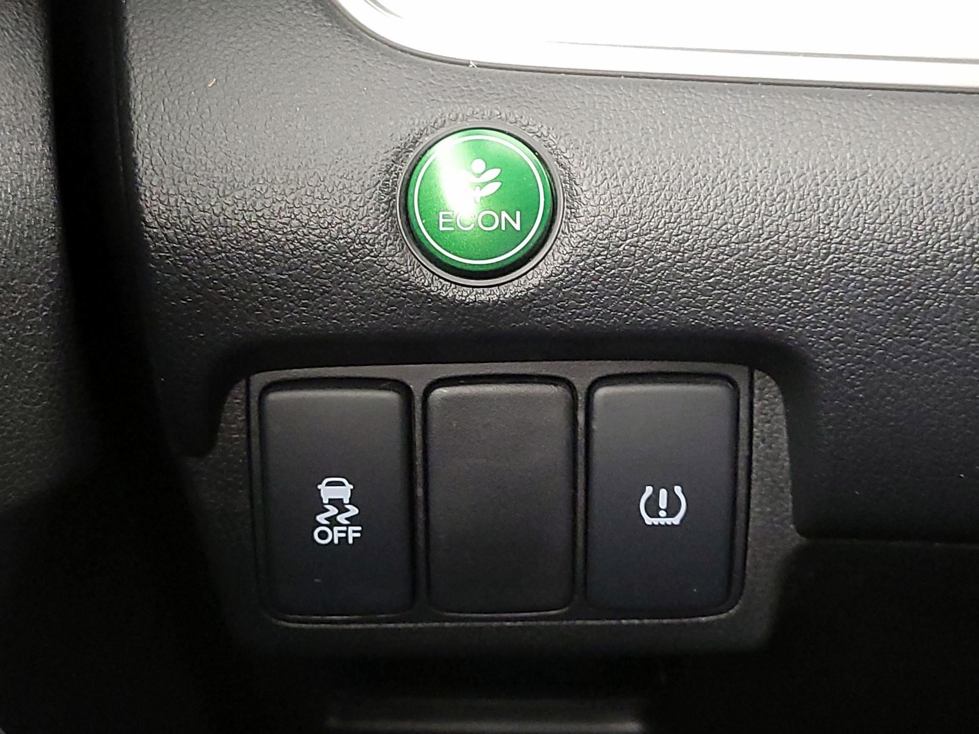 Thumbnail: 2016 Honda CR-V - 13