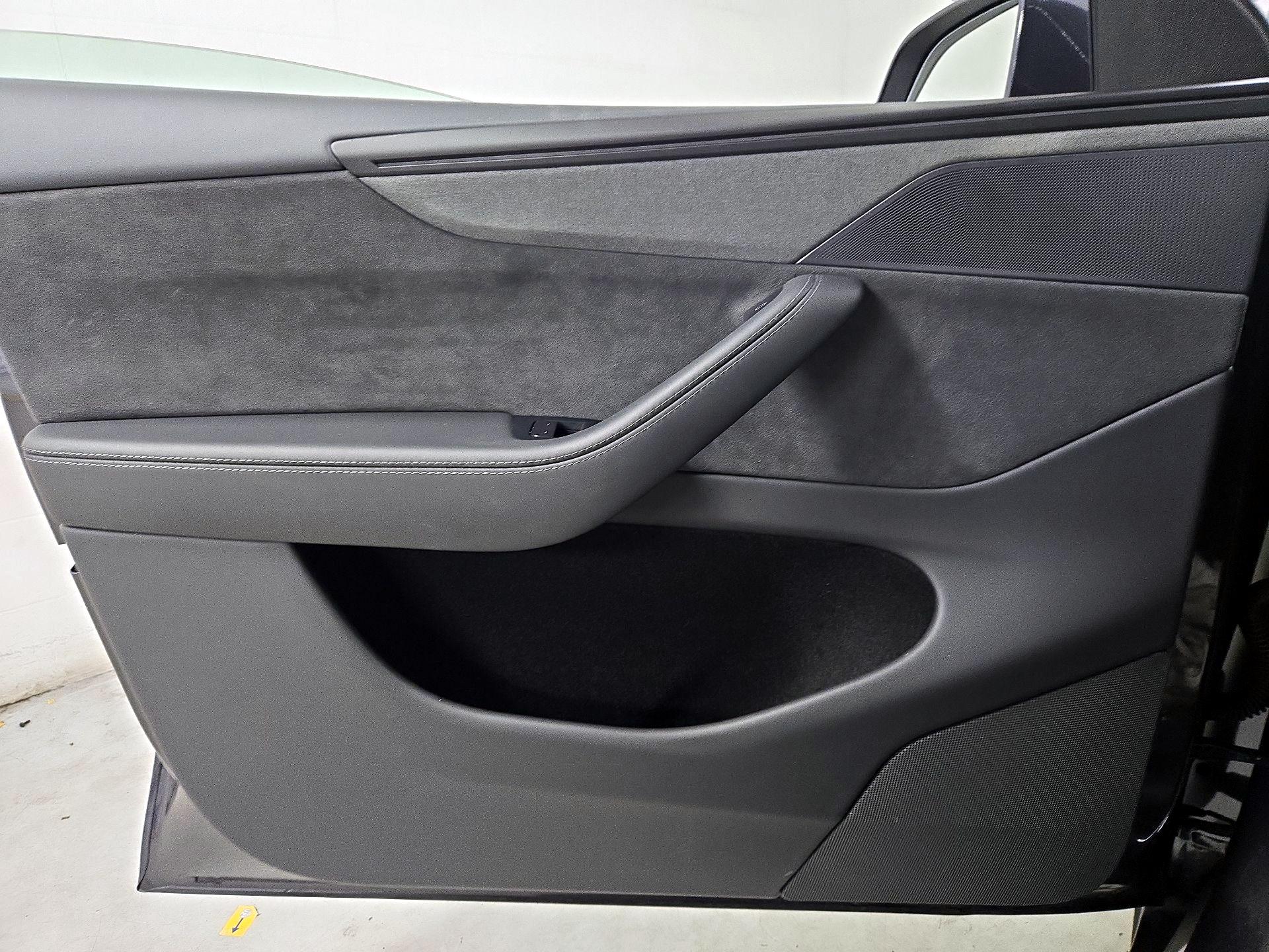 Thumbnail: 2026 Tesla Model Y - 12