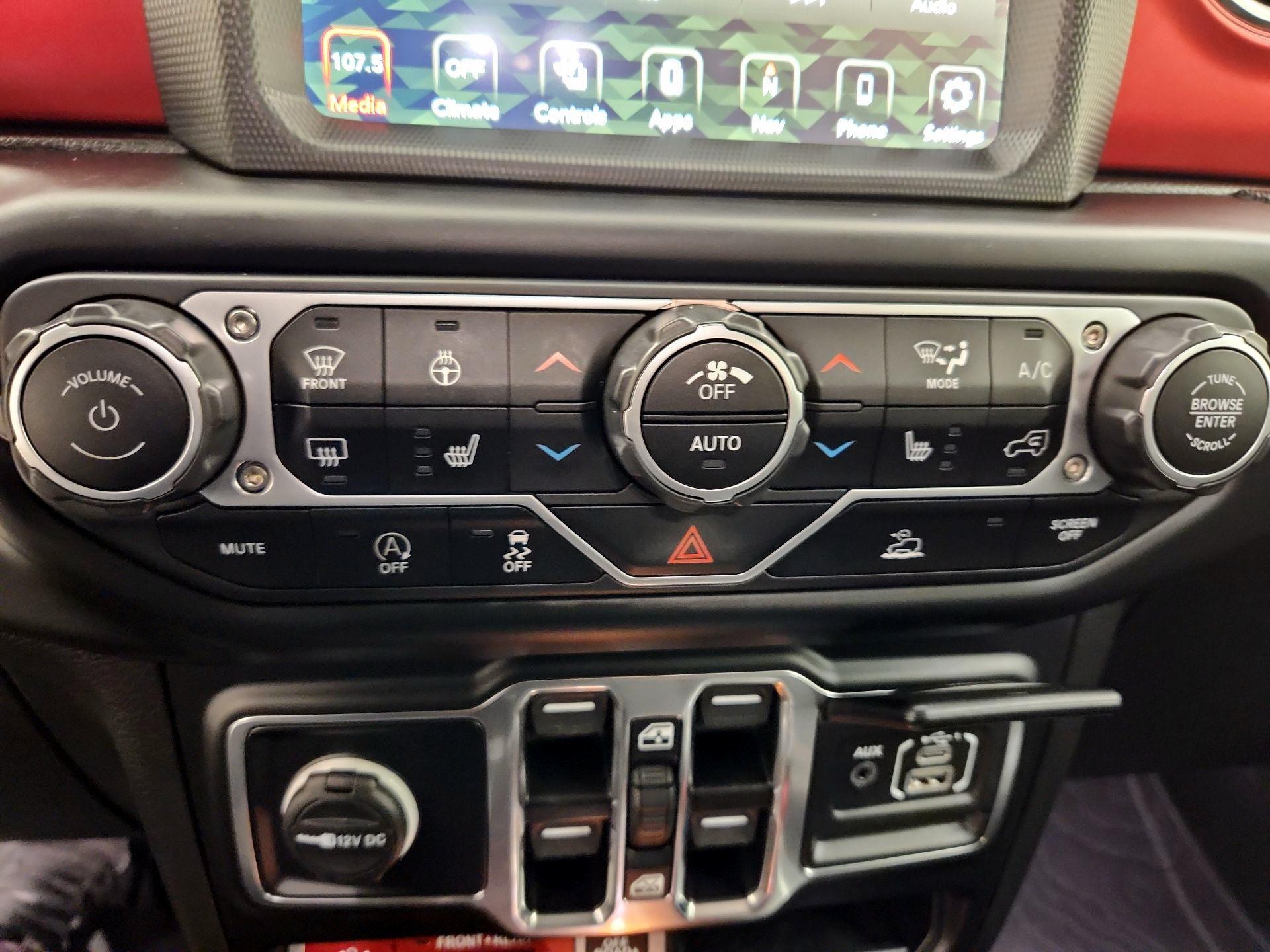 Thumbnail: 2023 Jeep Gladiator - 17