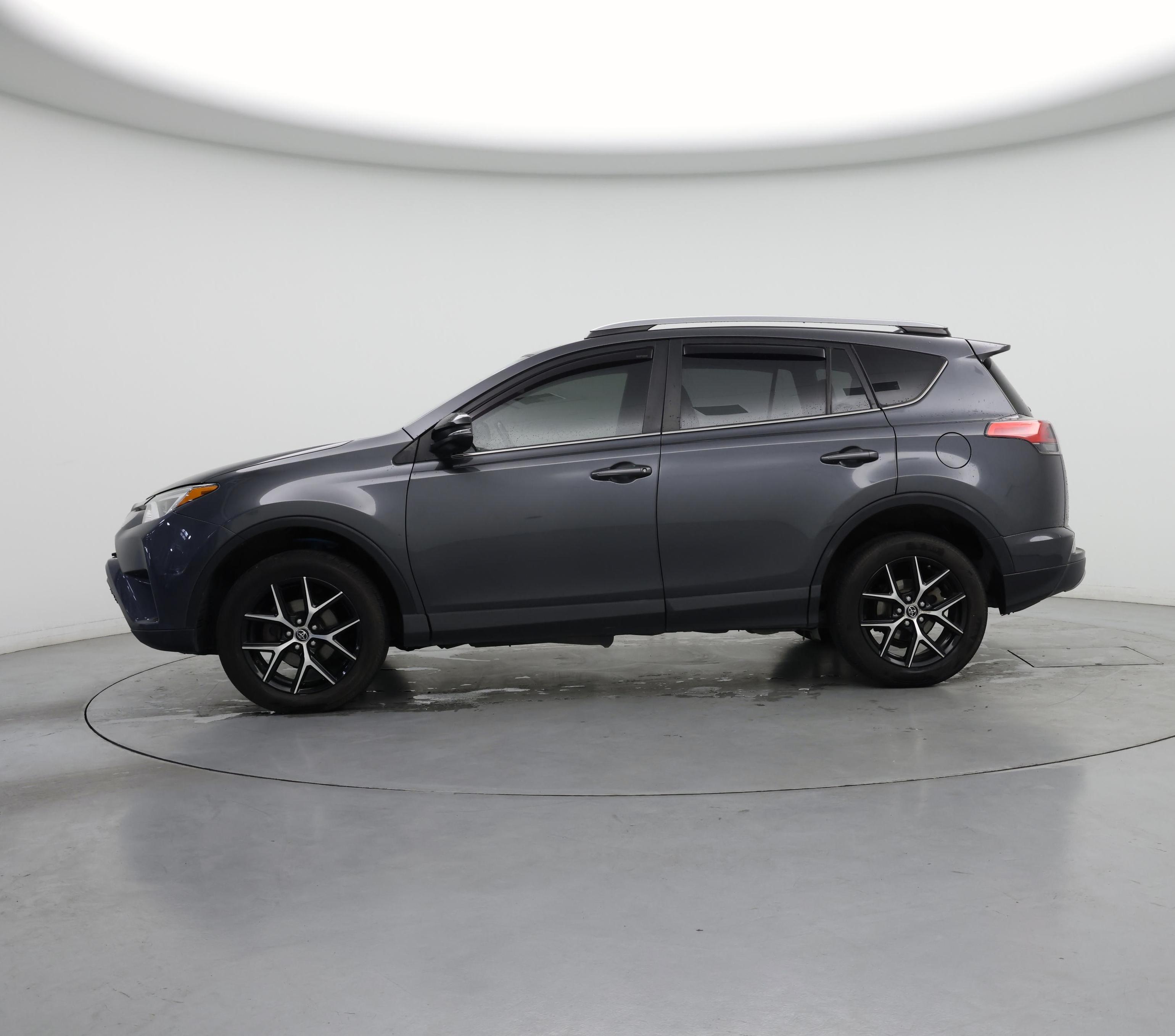 Thumbnail: 2018 Toyota RAV4 - 3