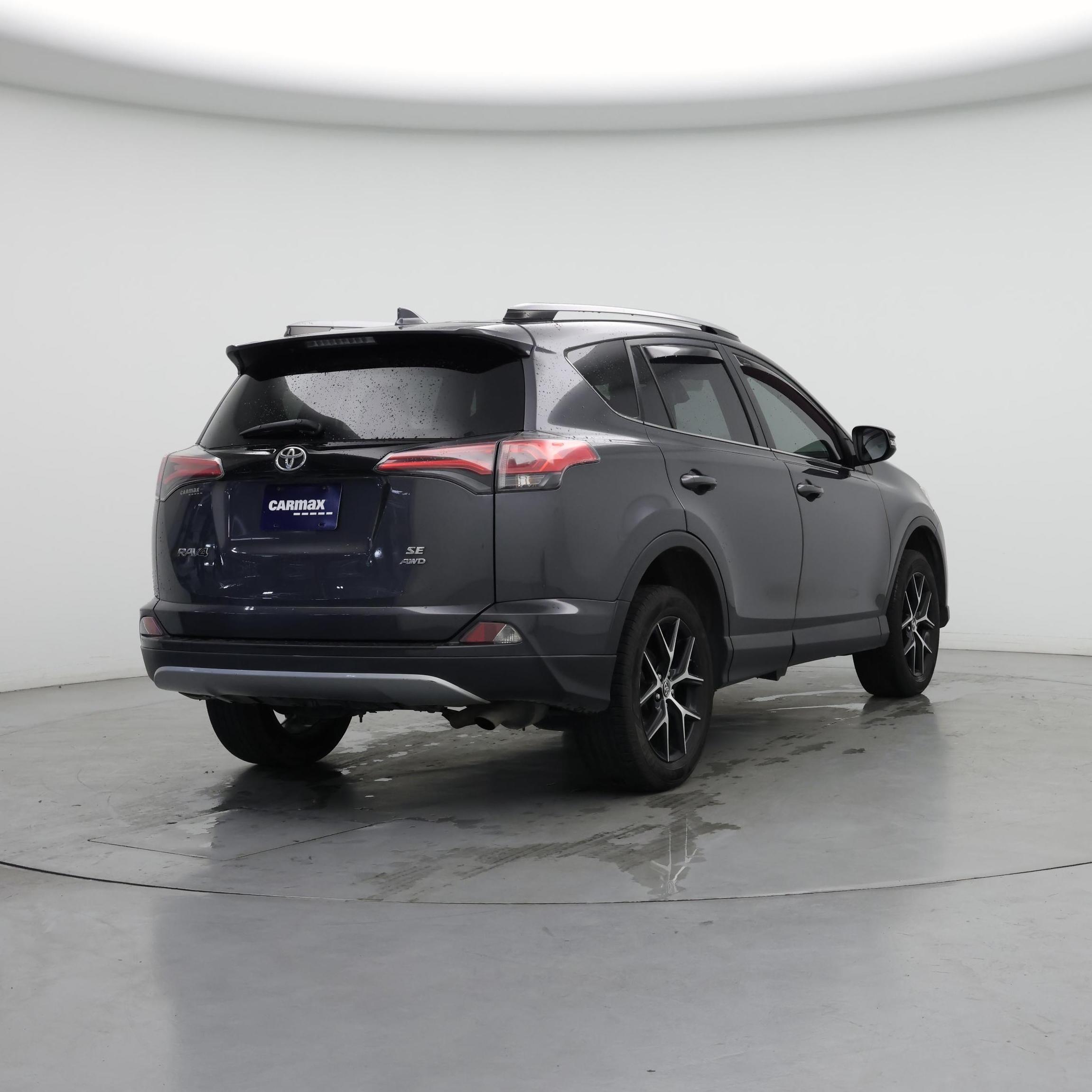 Thumbnail: 2018 Toyota RAV4 - 8