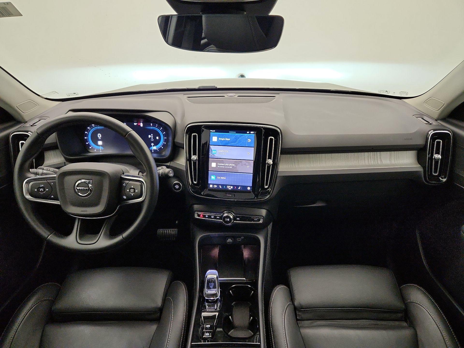 Thumbnail: 2025 Volvo XC40 - 9