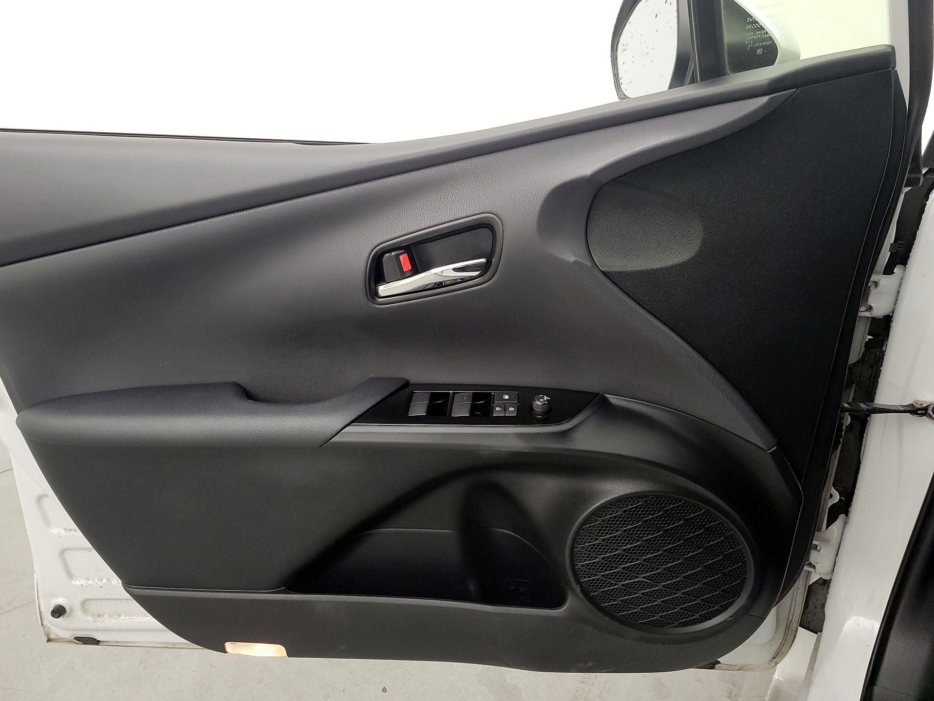 Thumbnail: 2021 Toyota Prius Prime - 12